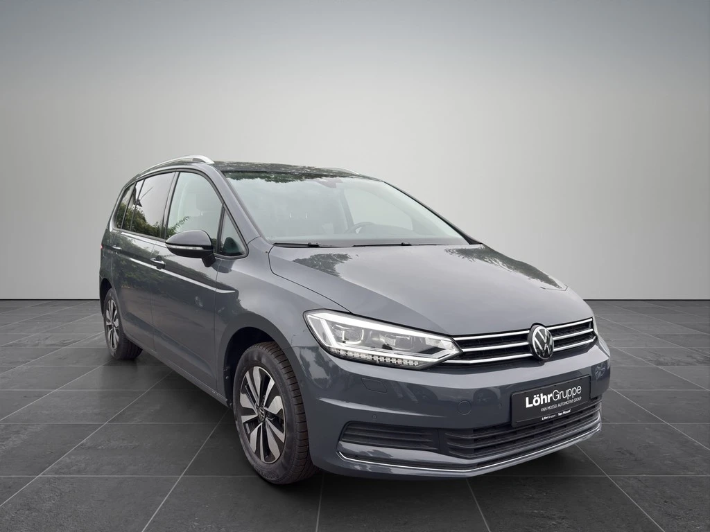 Volkswagen-Touran-image-4