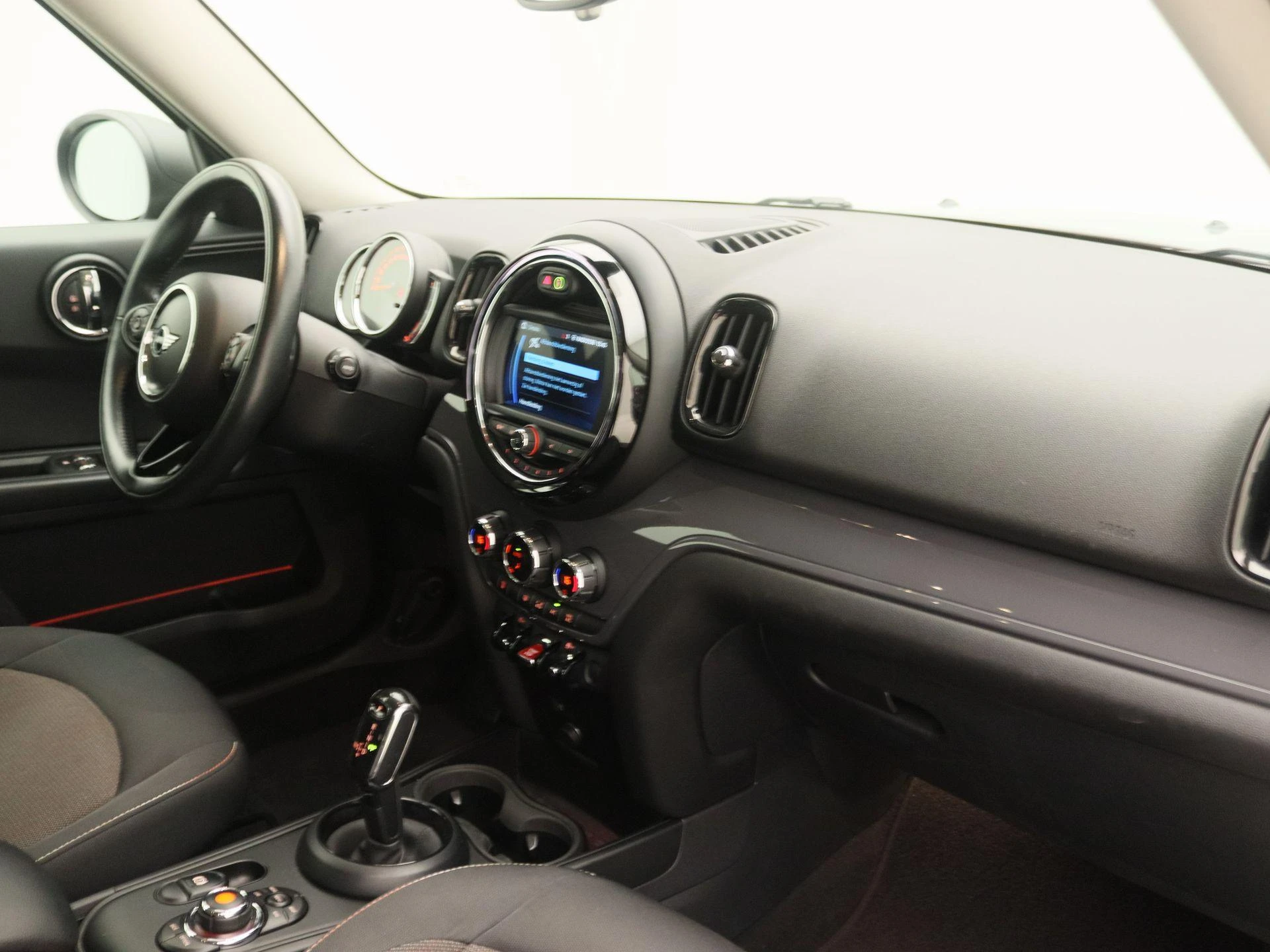MINI-Countryman-image-25