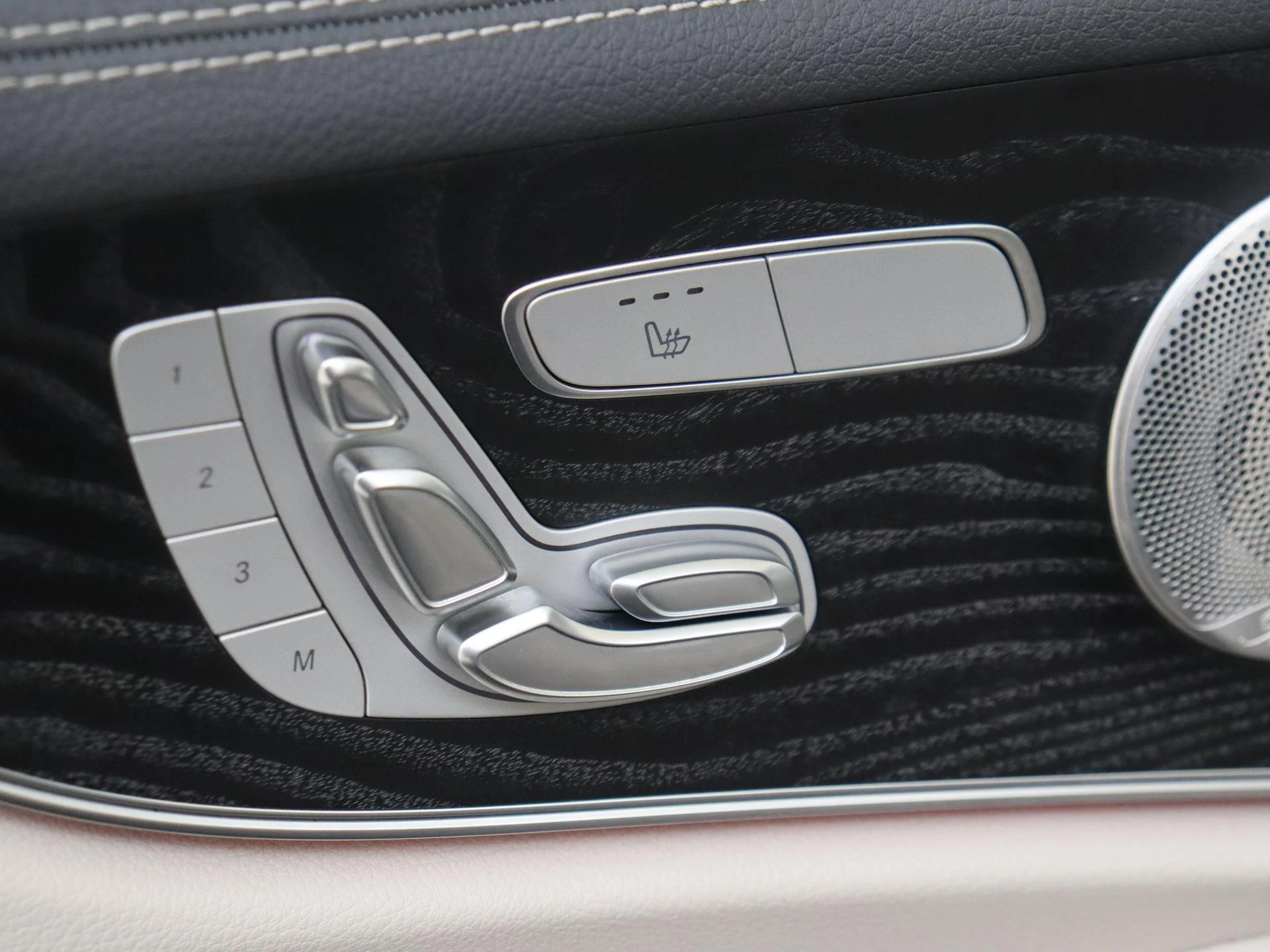 Mercedes-Benz-E-Klasse-image-25