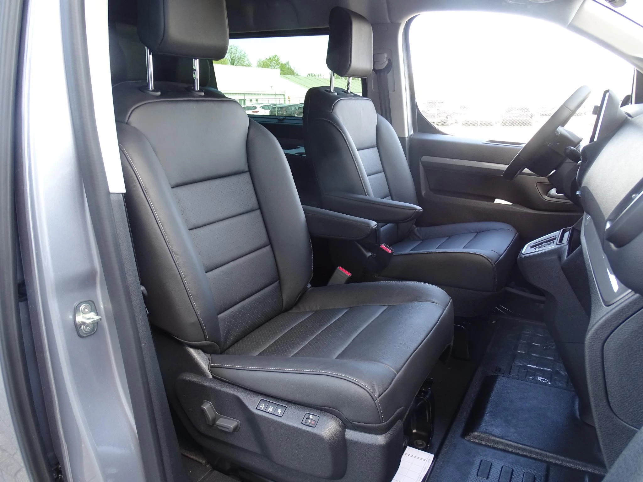 Peugeot Expert Long DC L3 2.2 BlueHDi 180 EAT8