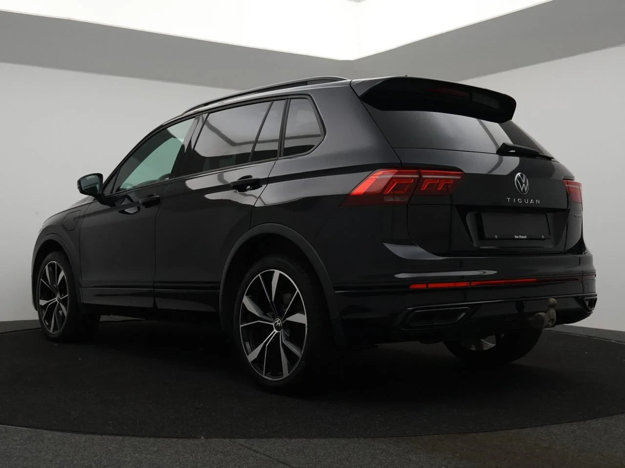 Volkswagen Tiguan eHybrid (PHEV) Tiguan eHybrid 1.4PHEV R-Line Business Premium 150PK *AUTOMAAT*PANODAK*TREKHAAK*LEDER*CAMERA*ACC*PDC*...*