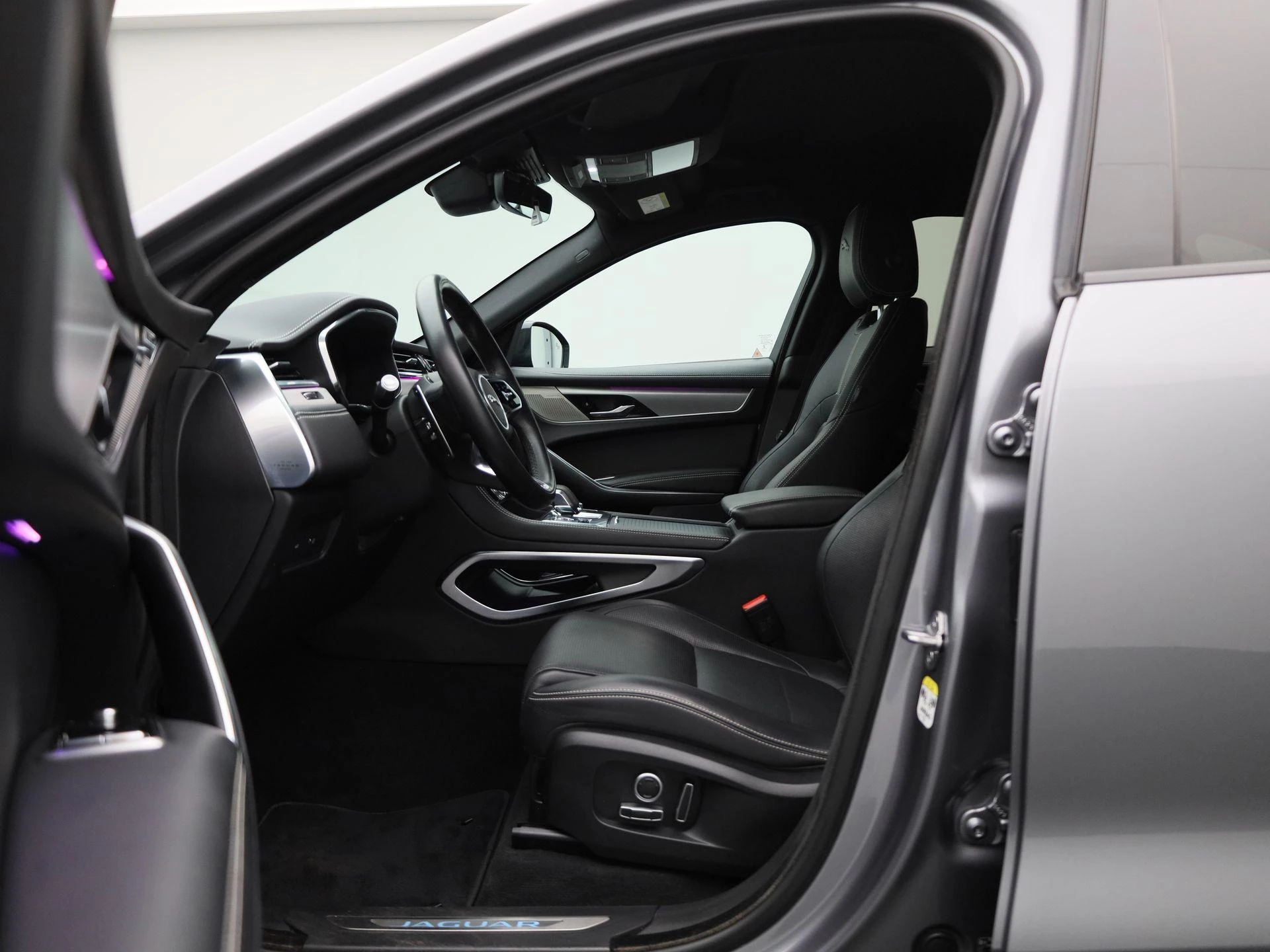 Jaguar F-PACE 2.0 P250 R-Dynamic SE