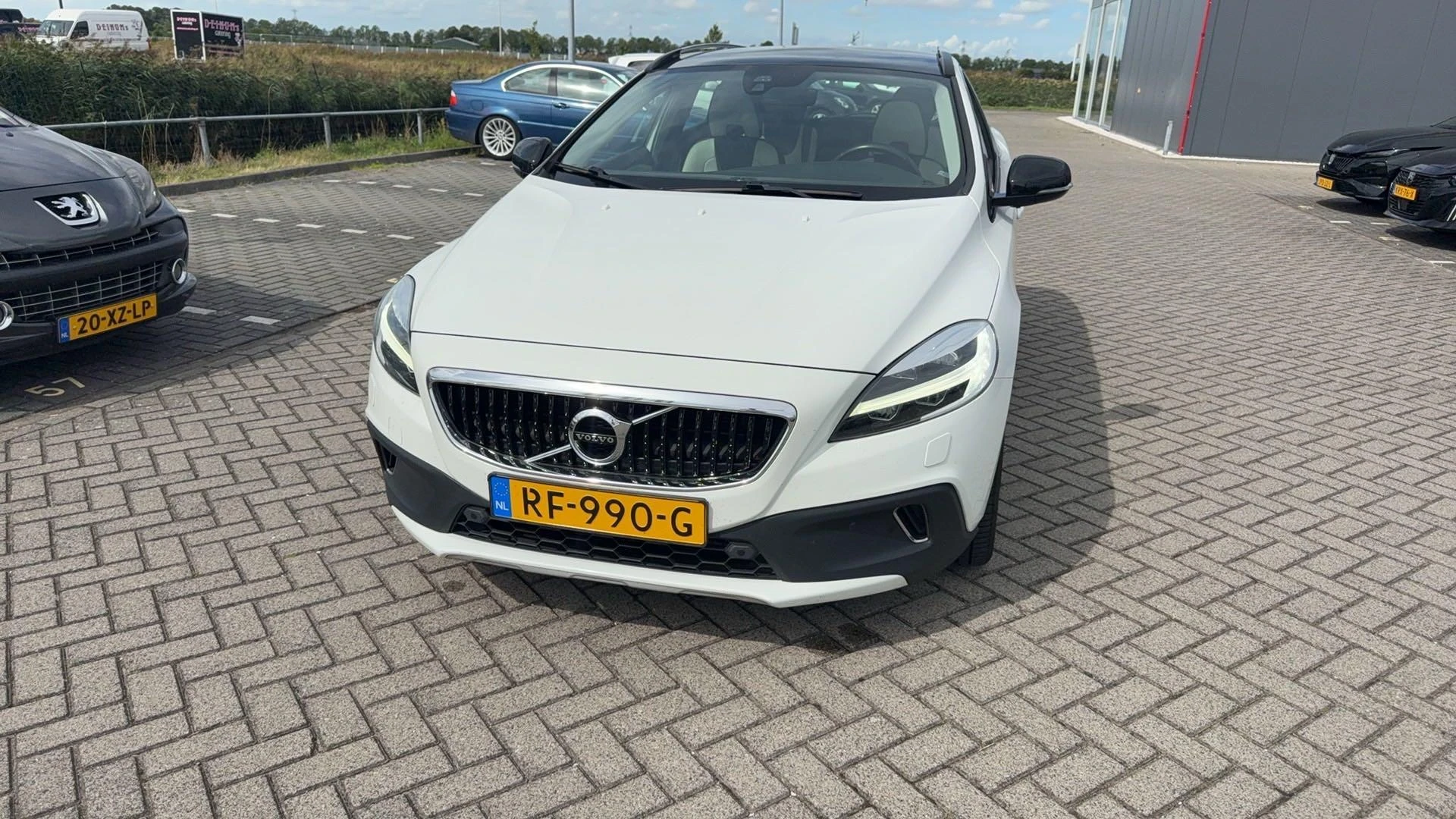 Volvo-V40-image-19