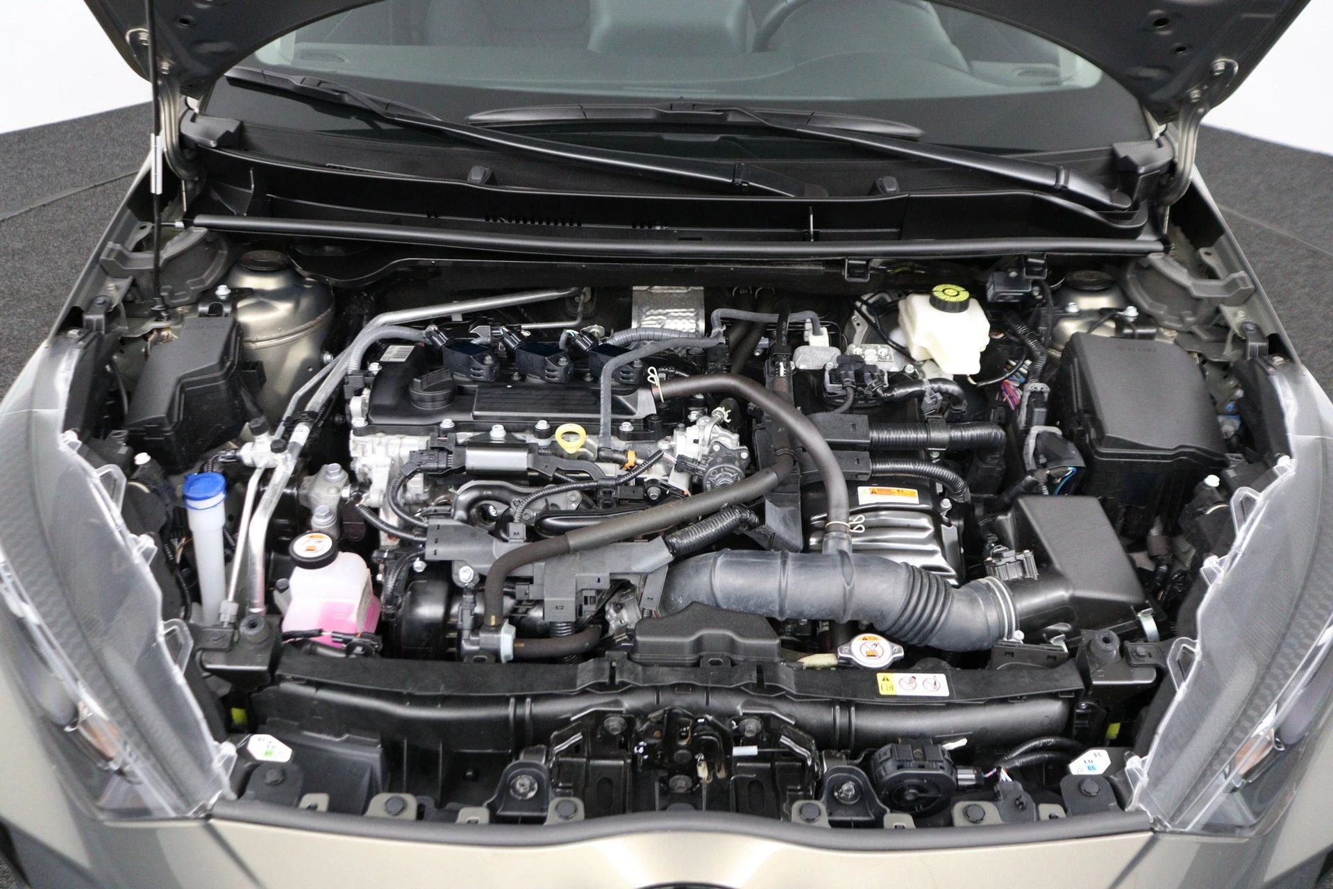 Mazda-2 Hybrid-image-25