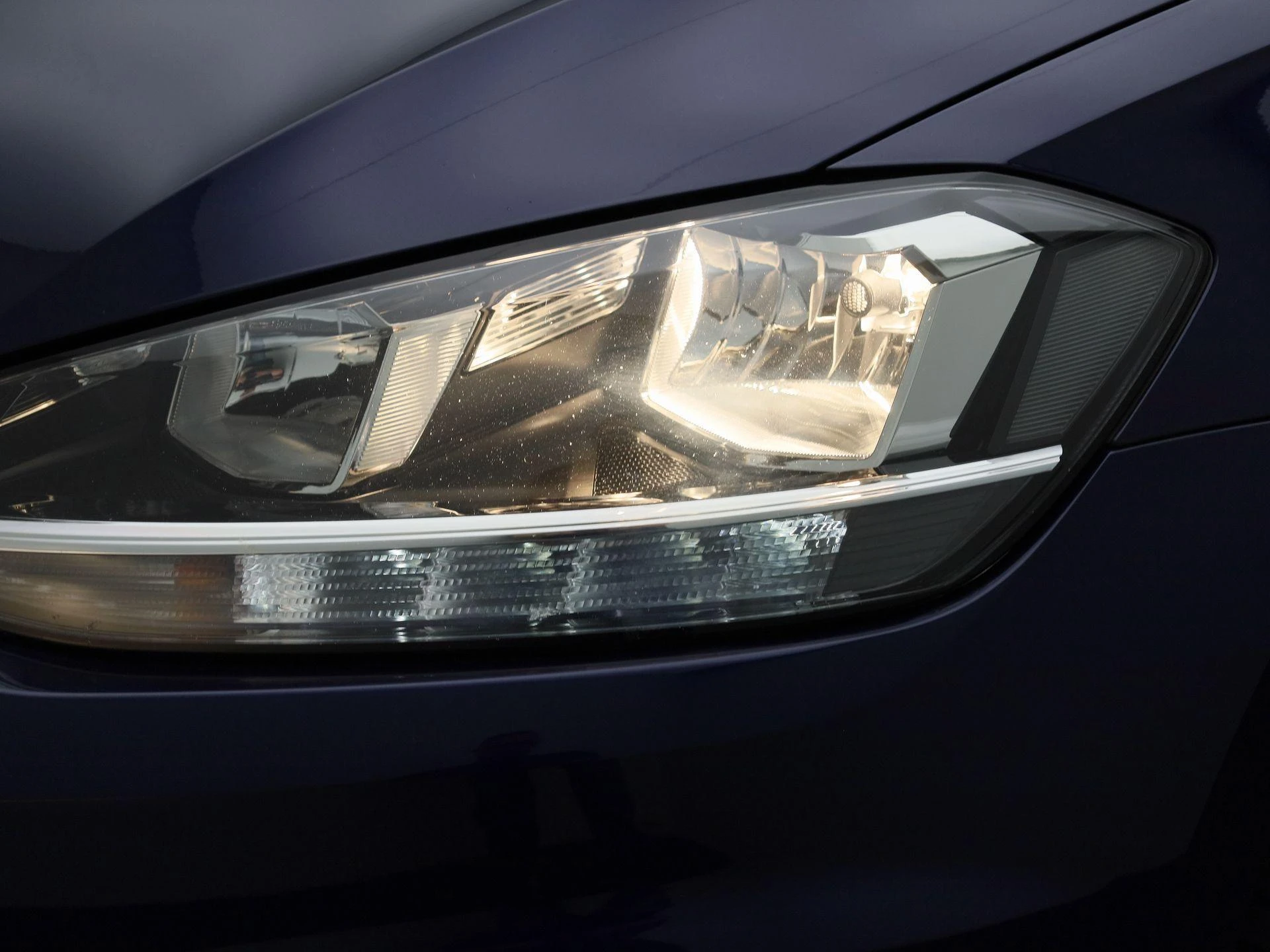 Volkswagen-Golf-image-13