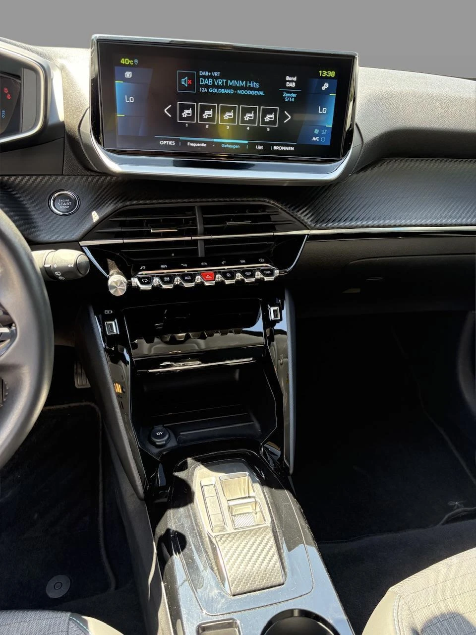 Peugeot-e-208-image-16