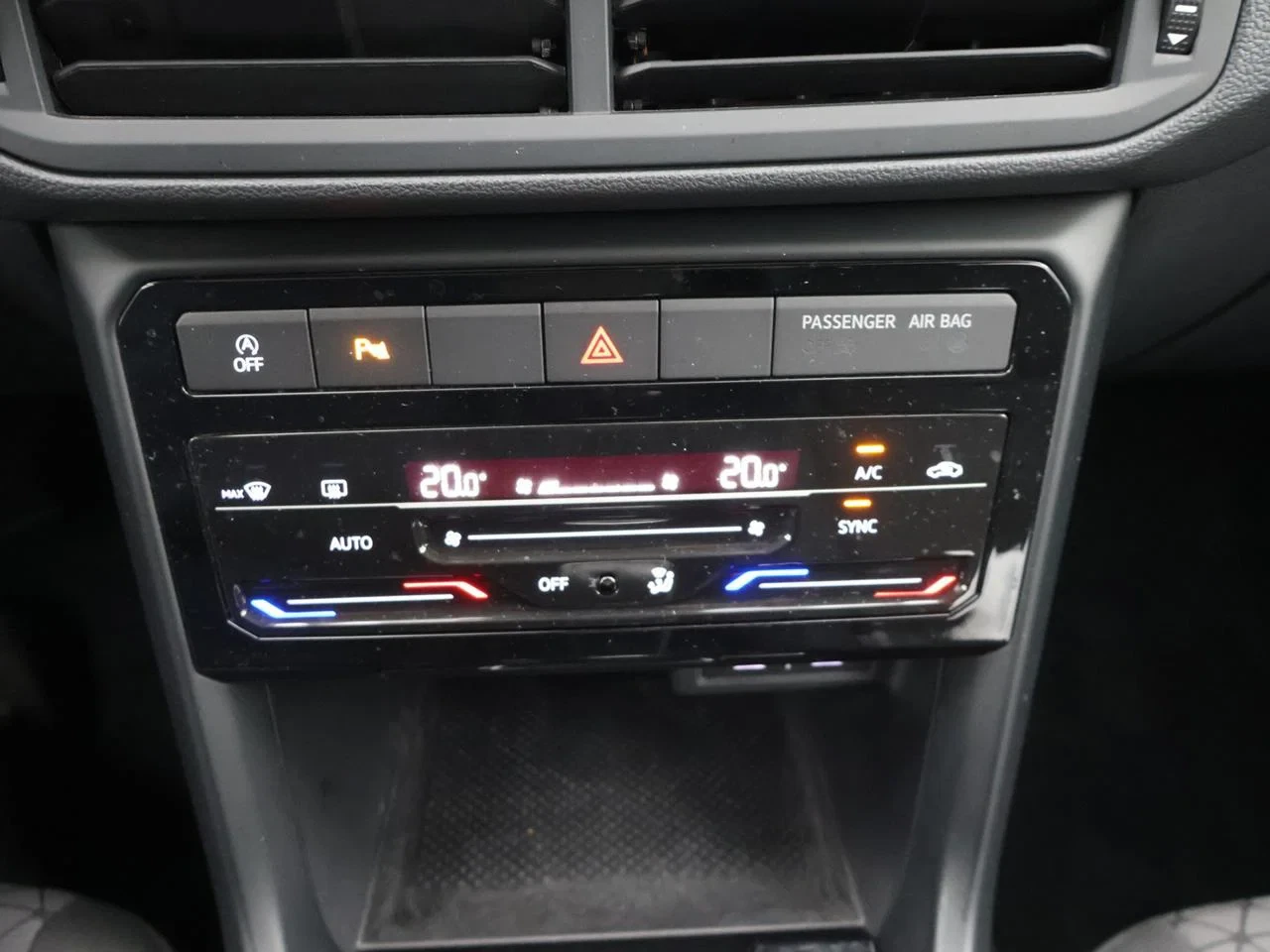 Volkswagen-T-Cross-image-12