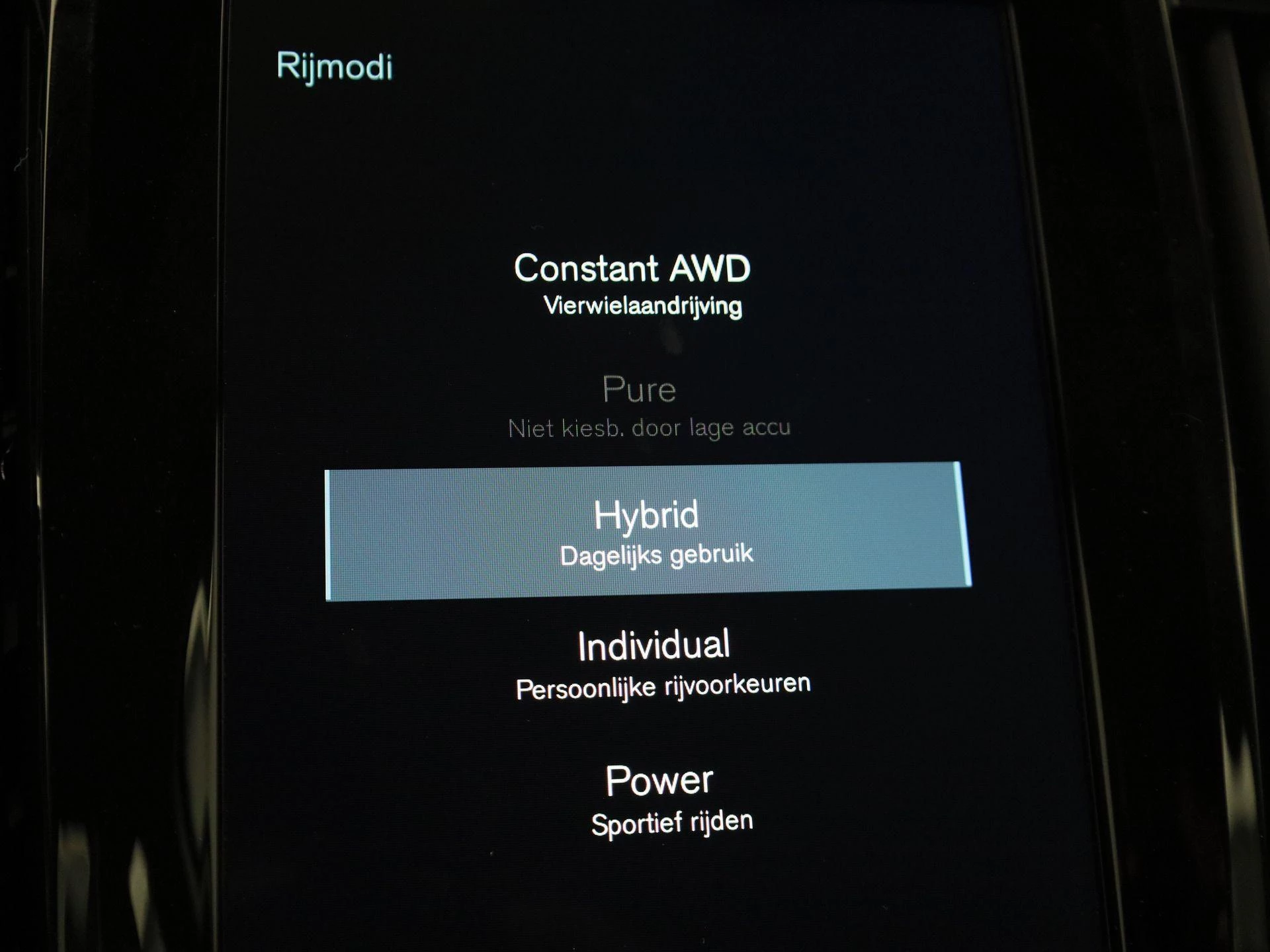 Volvo-V90-image-26