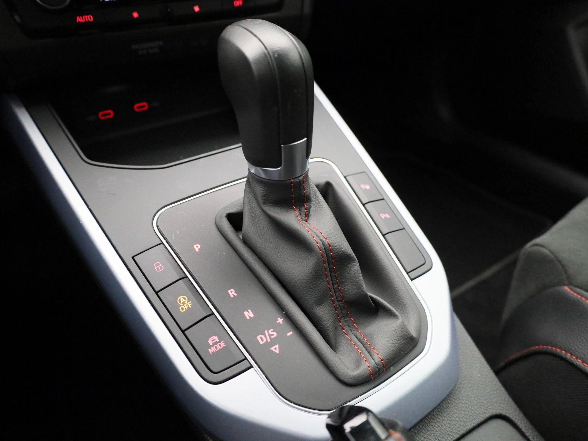 SEAT-Arona-image-23