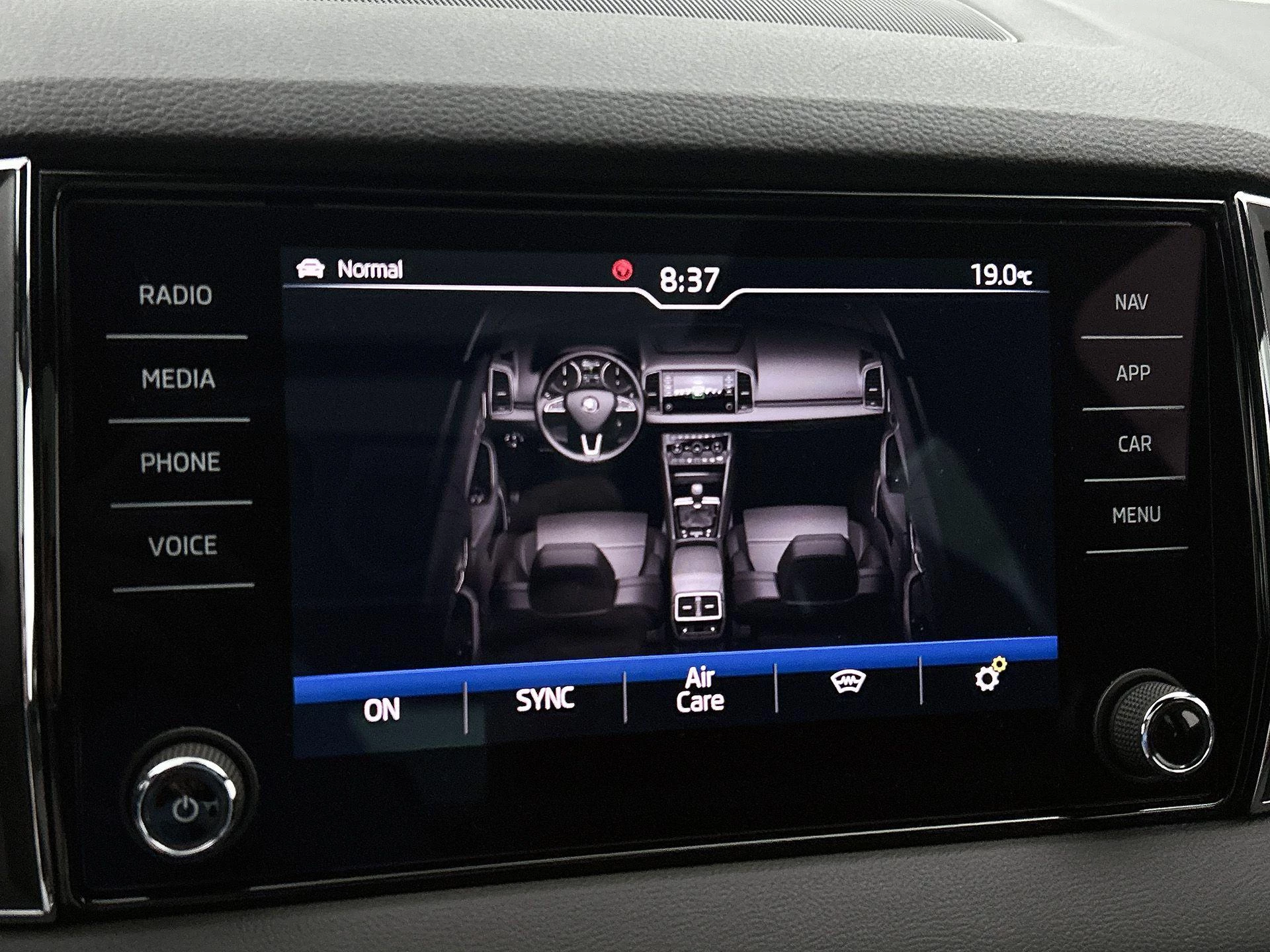 Škoda Karoq 1.5 TSI ACT Sportline Business