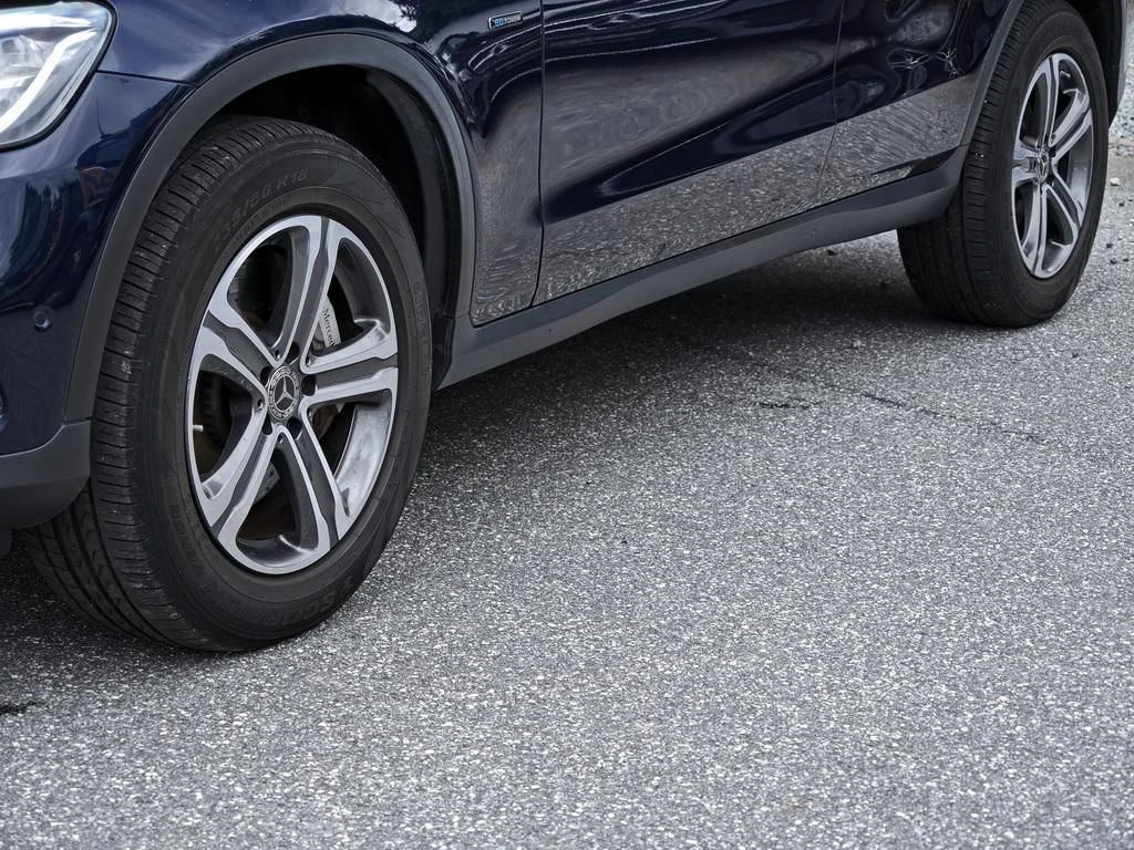 Mercedes-Benz-GLC 300 de-image-6