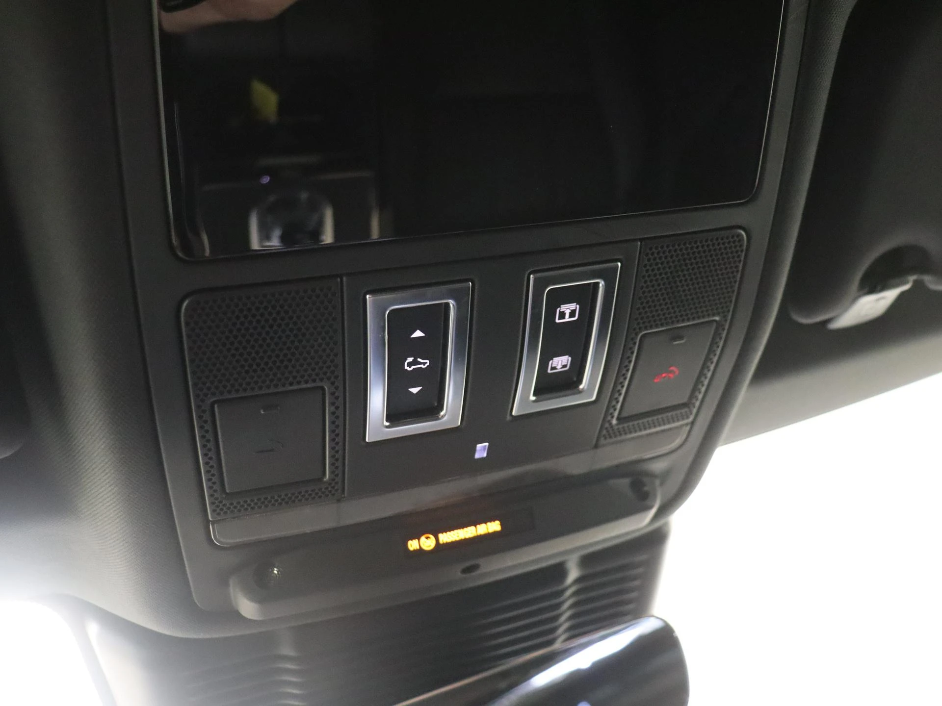 Land Rover-Range Rover Evoque-image-21