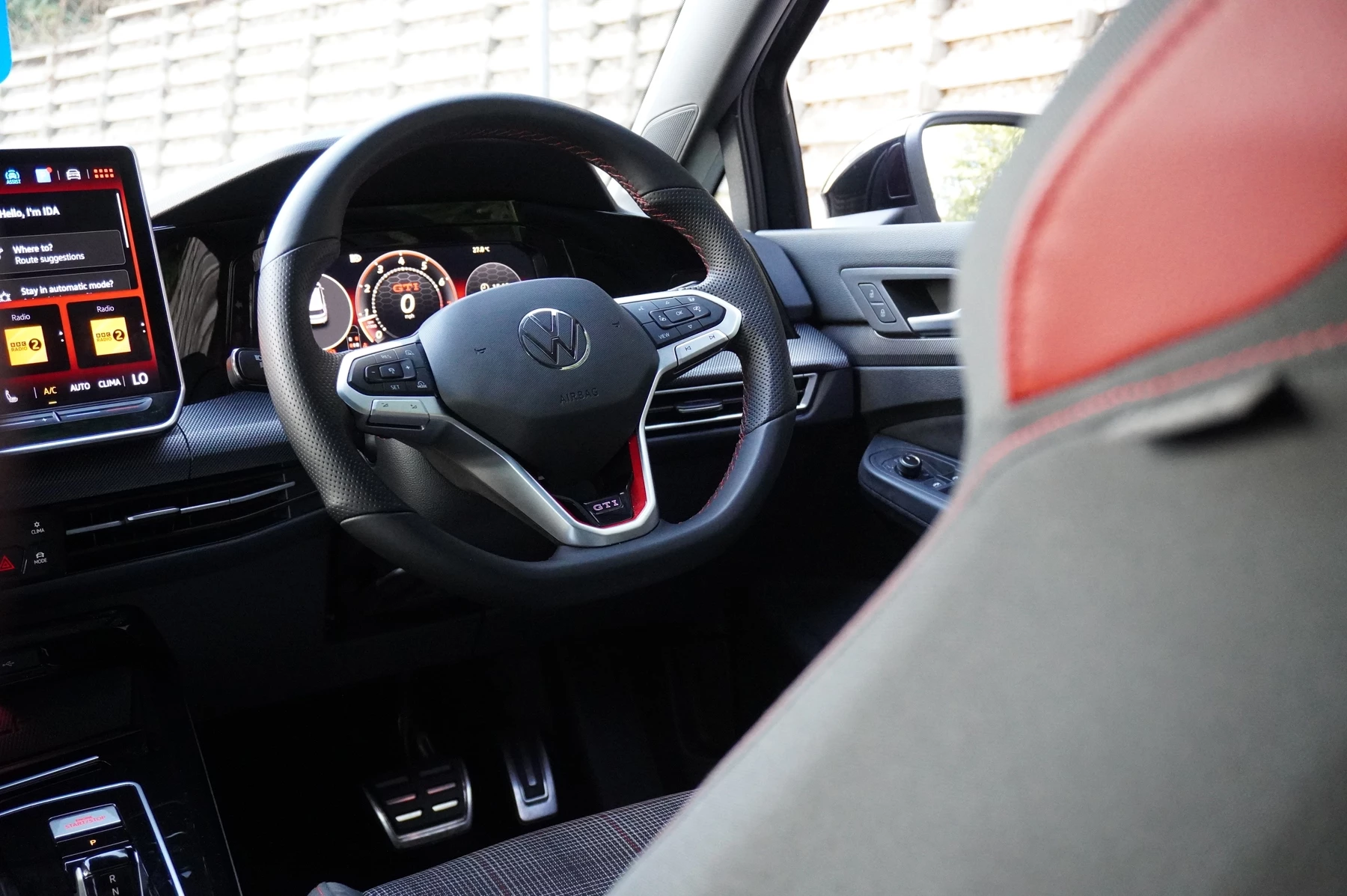 Volkswagen-Golf-image-9