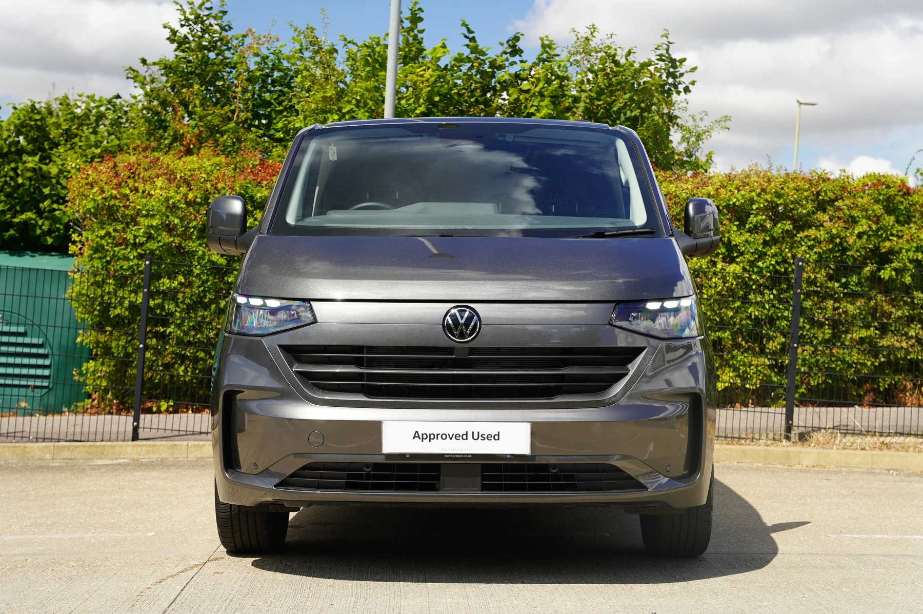 Volkswagen-Transporter-image-6