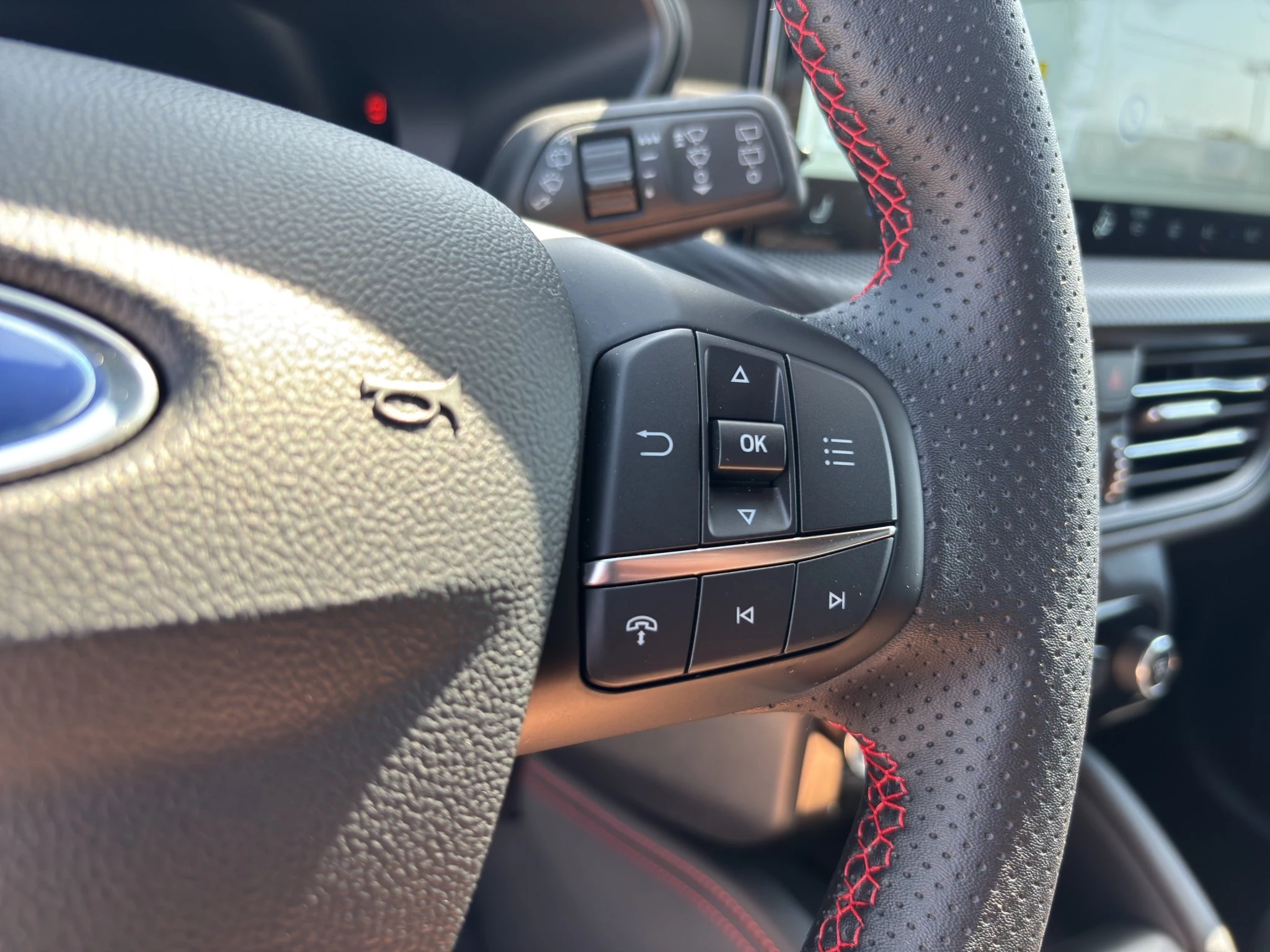 Ford Kuga ST-Line Aut.*KAM*LED-MATRIX*NAVI*GRA*WINTER-PKT.