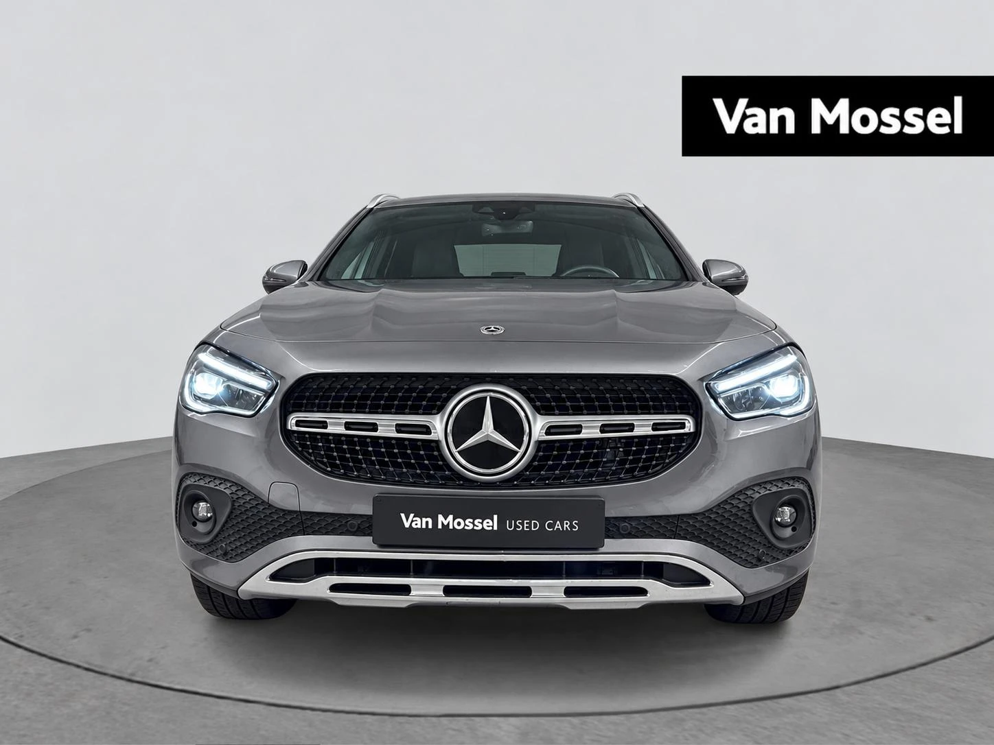 Mercedes-Benz-GLA-image-1