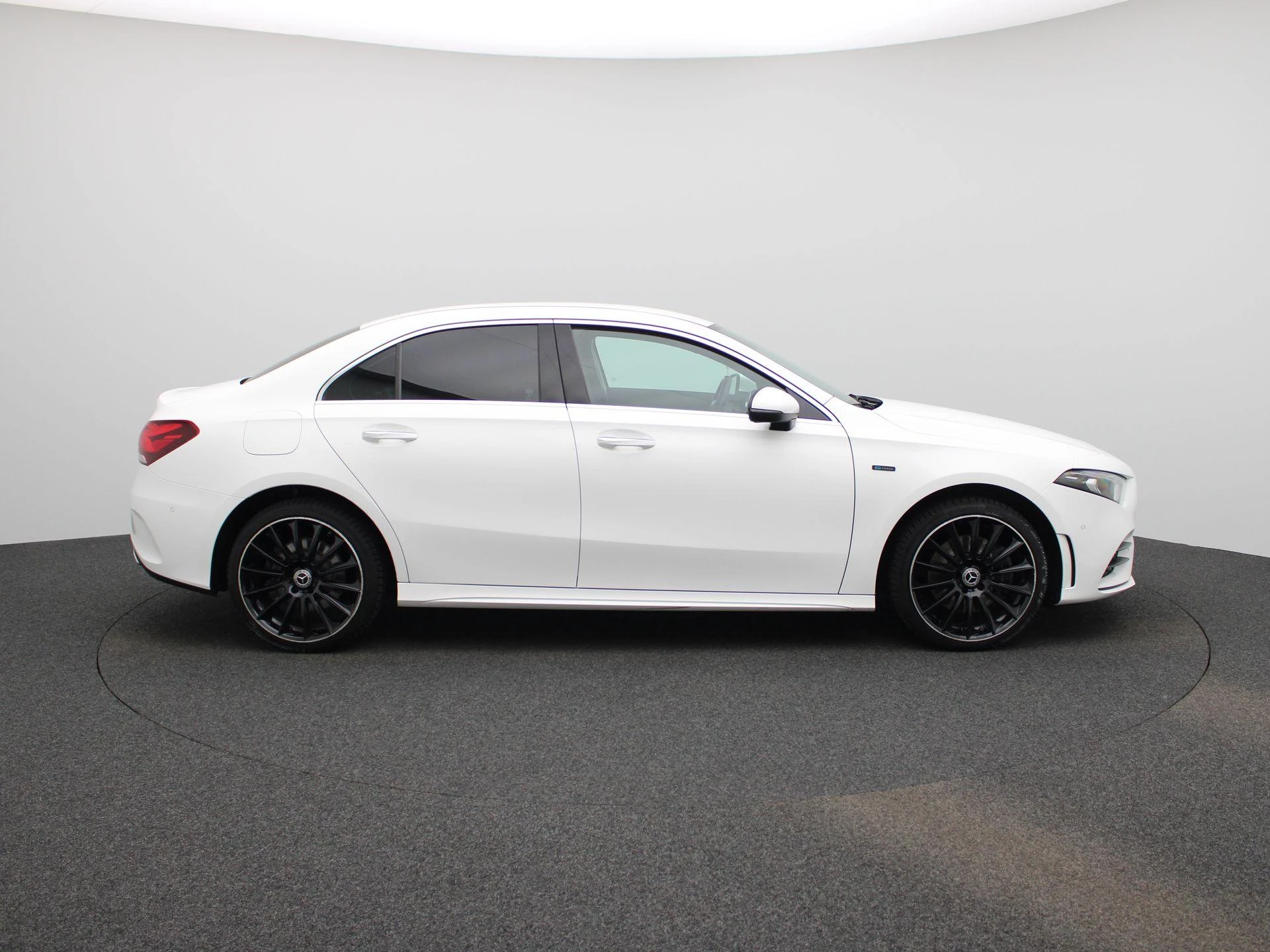 Mercedes-Benz-A-Klasse-image-5