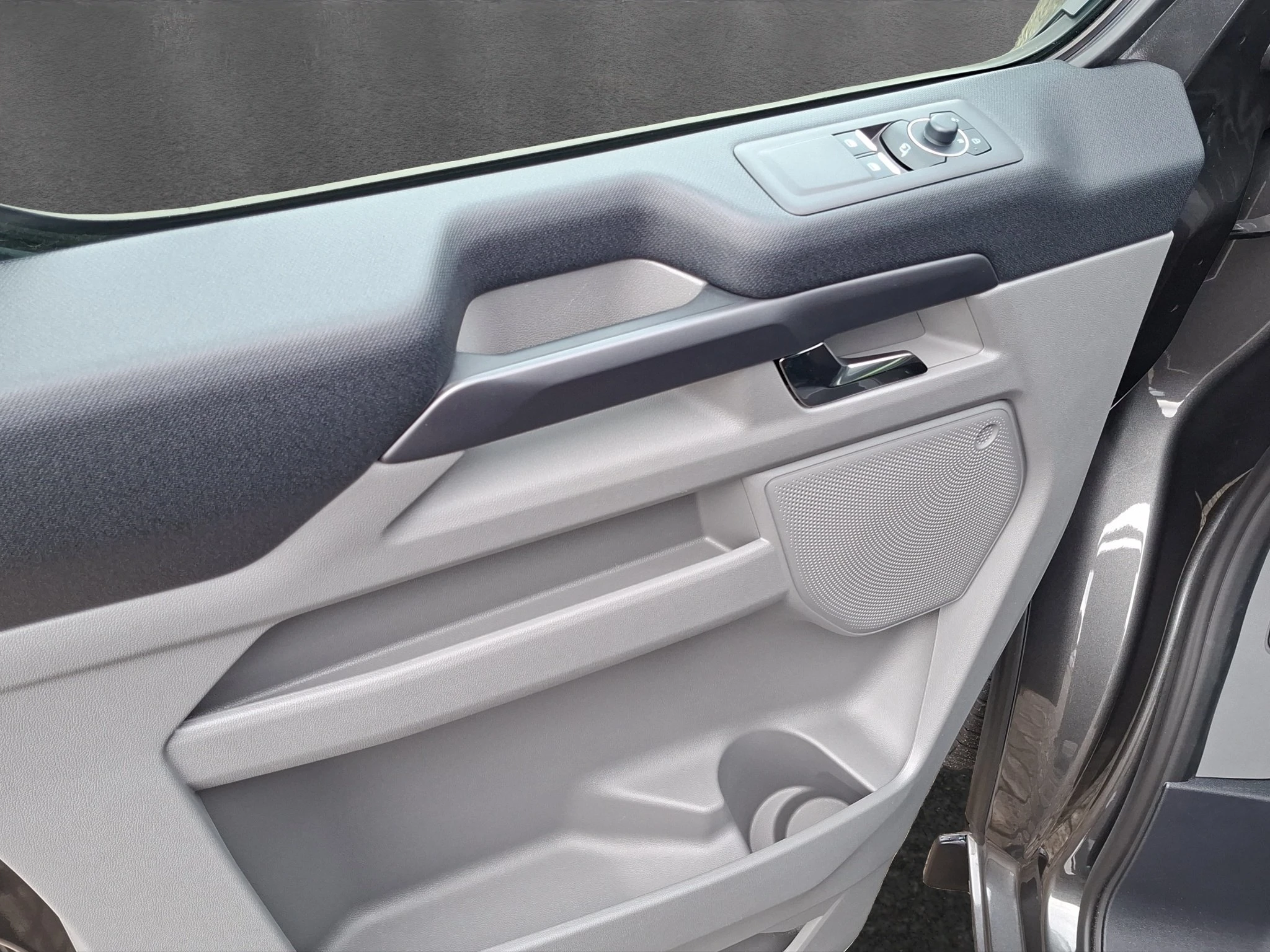 Ford-Tourneo Custom-image-15
