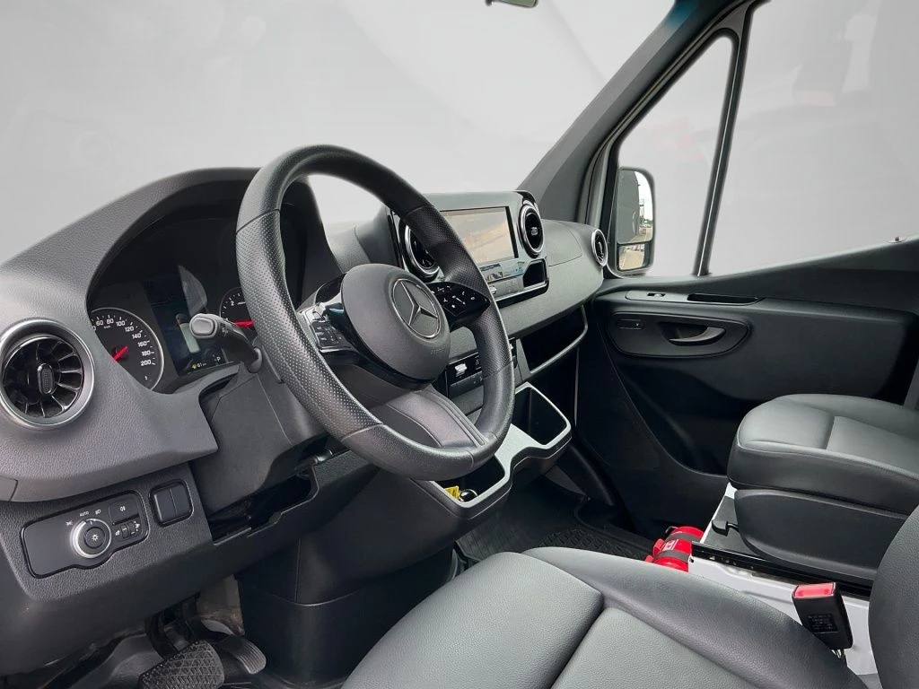 Mercedes-Benz-Sprinter 315-image-11