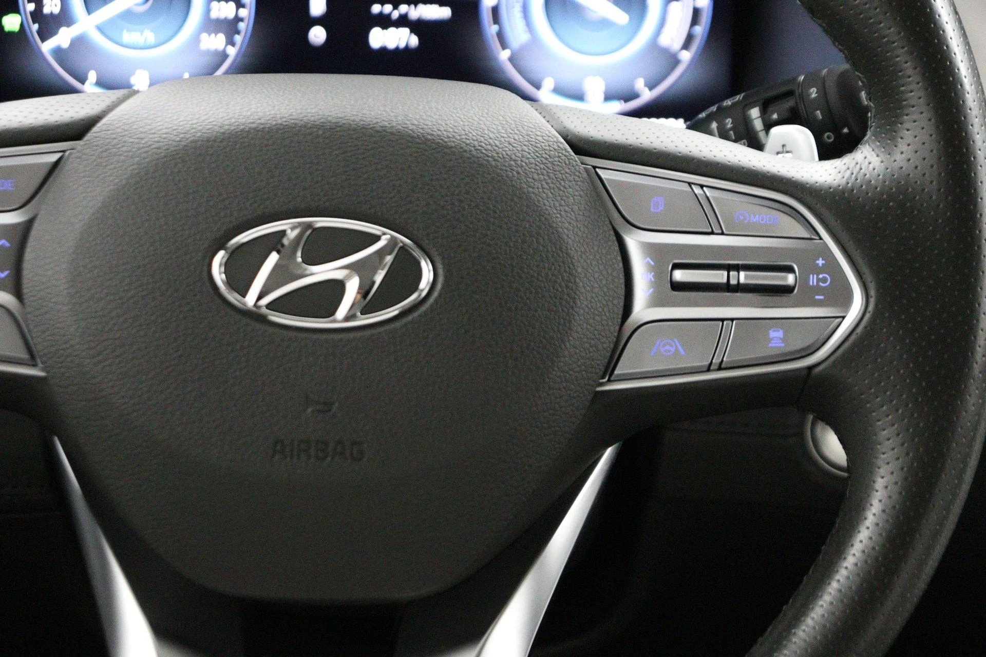 Hyundai-Santa Fe-image-17