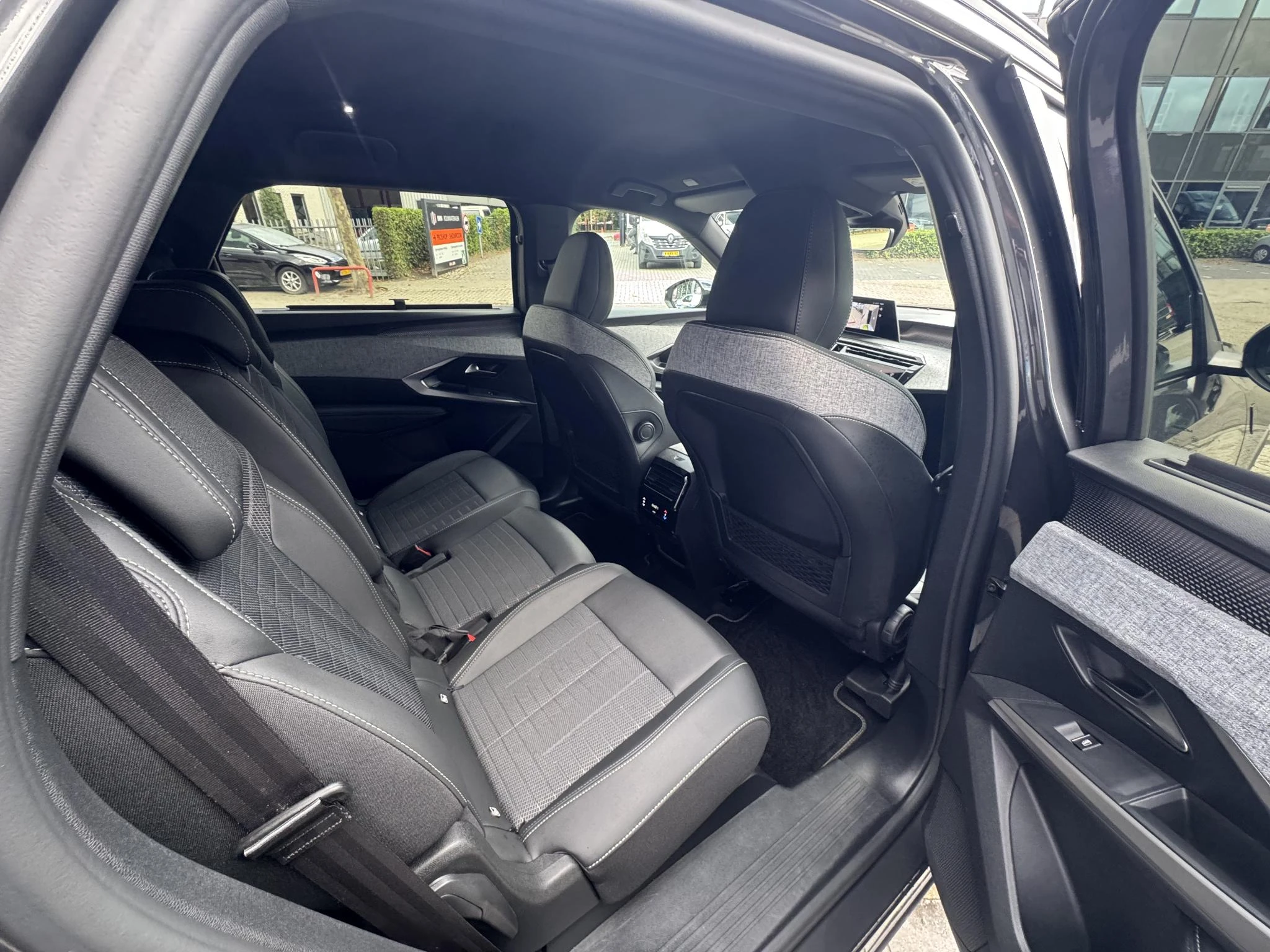 Peugeot-5008-image-16