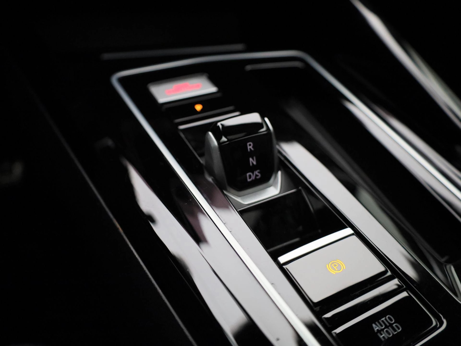 Volkswagen-Golf-image-17