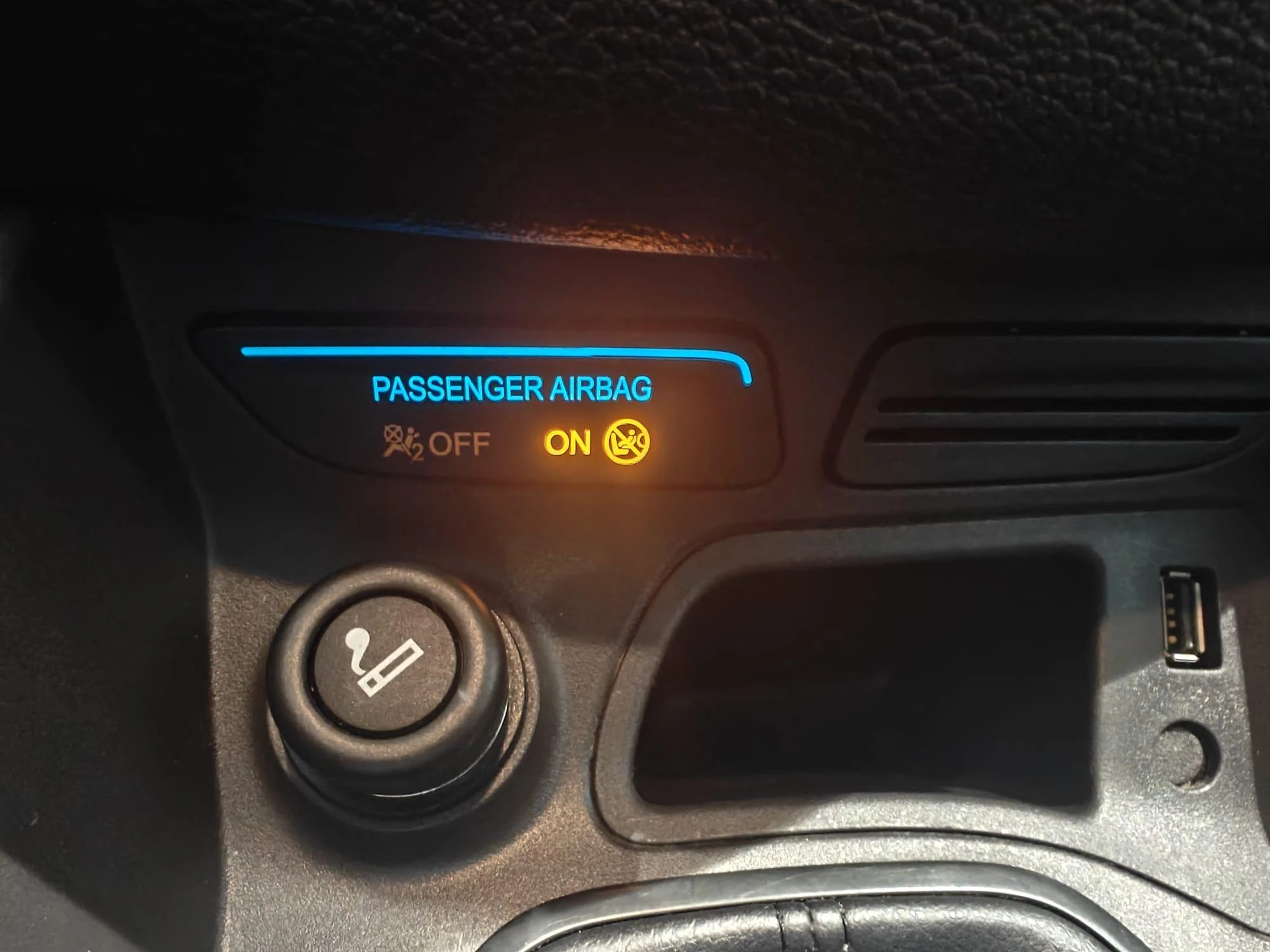 Ford-Transit Courier-image-18