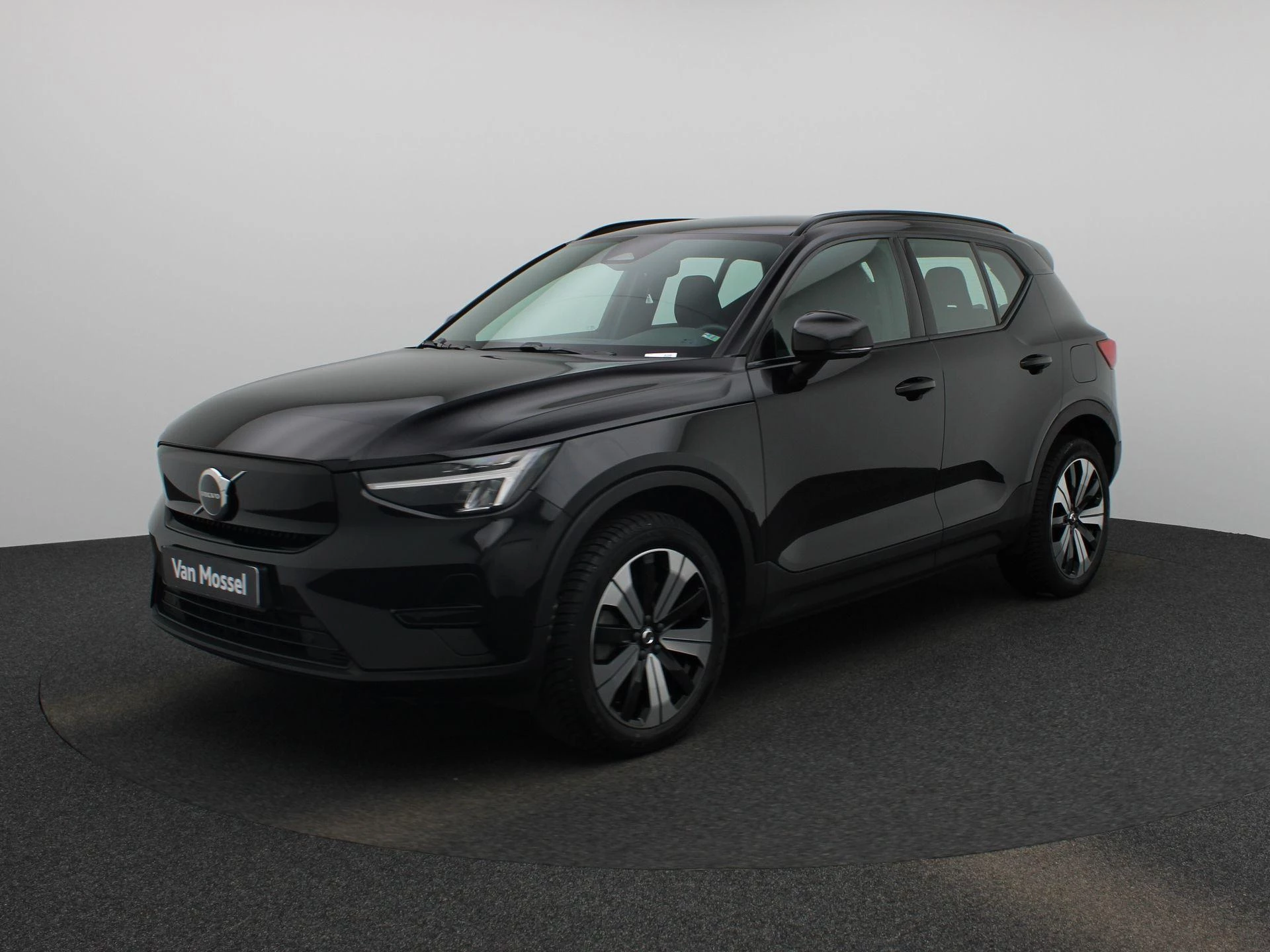 Volvo-XC40-image-0