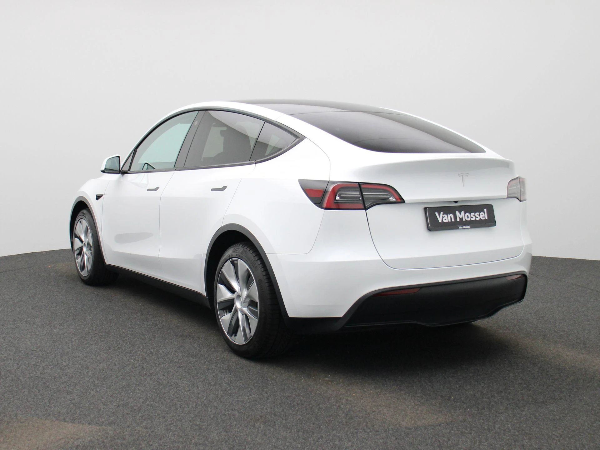 Tesla-Model Y-image-1