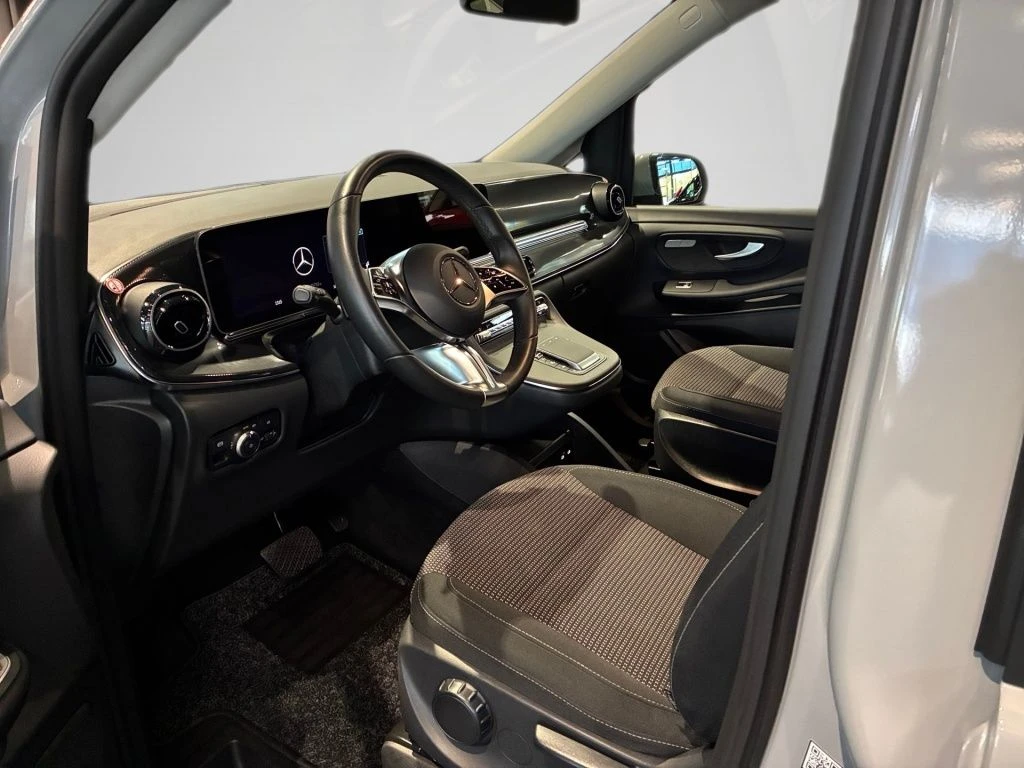 Mercedes-Benz-V-Klasse 220-image-10