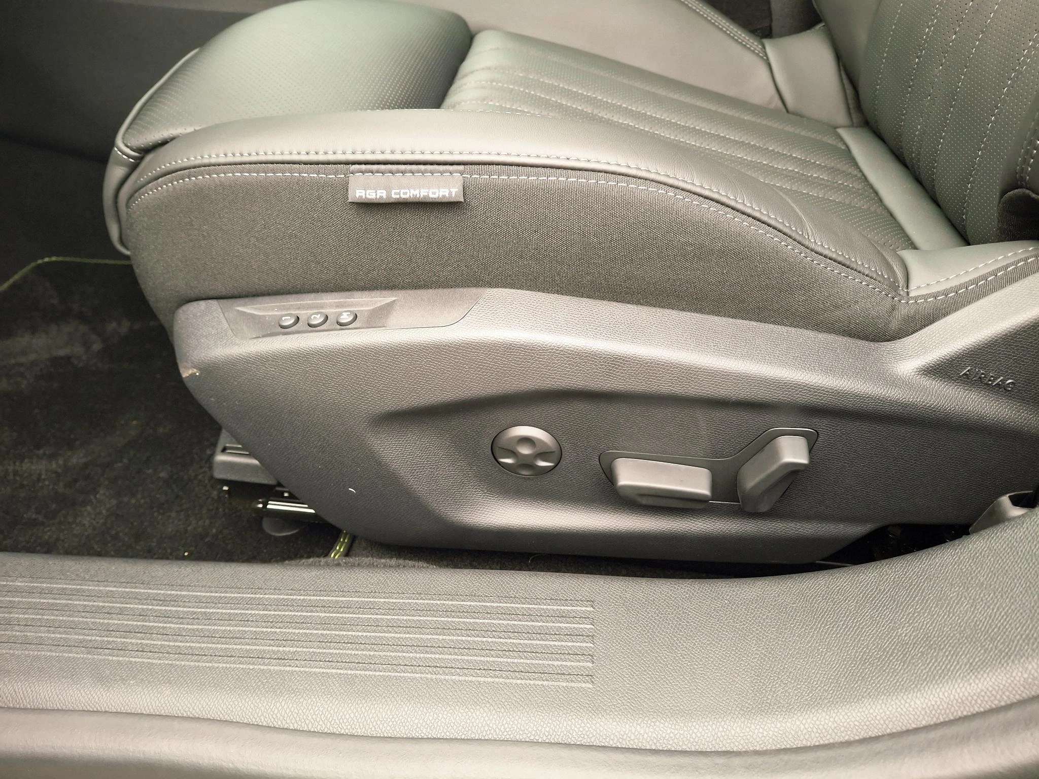 Peugeot-408-image-18