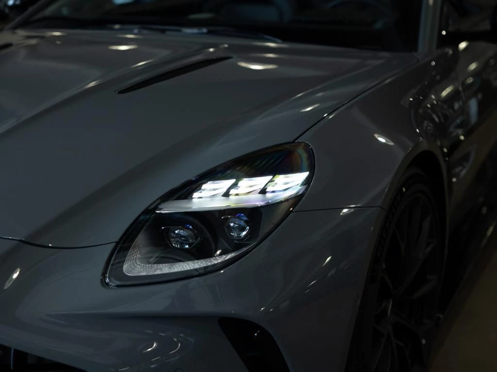 Aston Martin V8 Vantage Roadster Aston Martin Hamburg