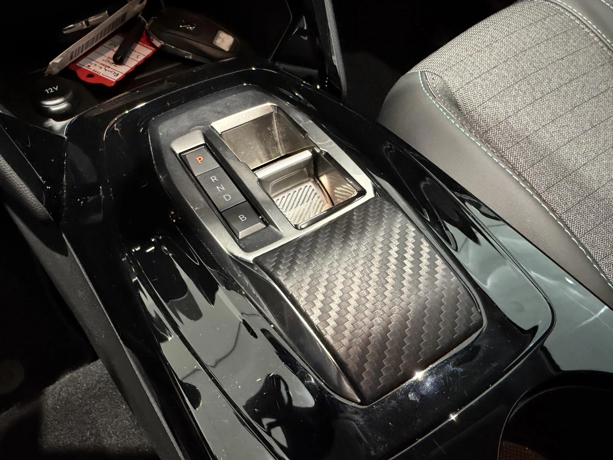 Peugeot-e-208-image-14