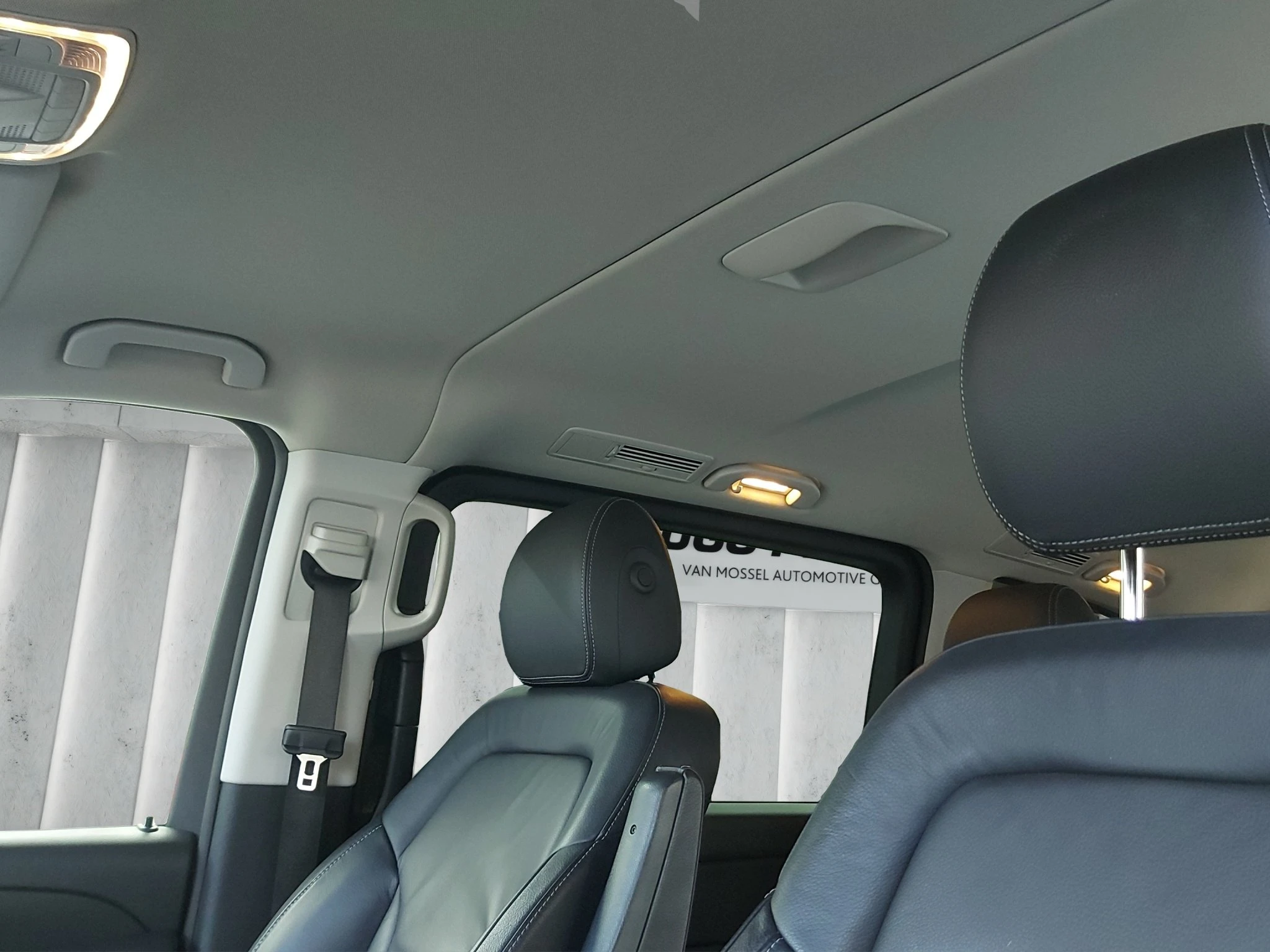 Mercedes-Benz-V-Klasse-image-15