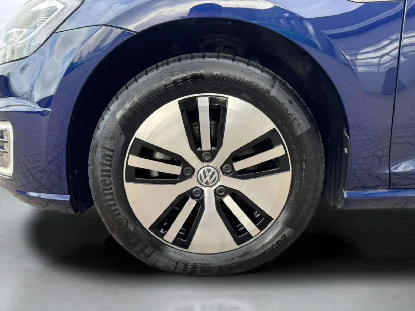 Volkswagen-e-Golf-image-7