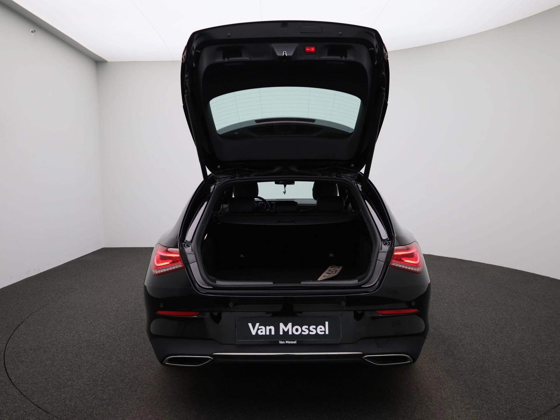 Mercedes-Benz-CLA-image-10