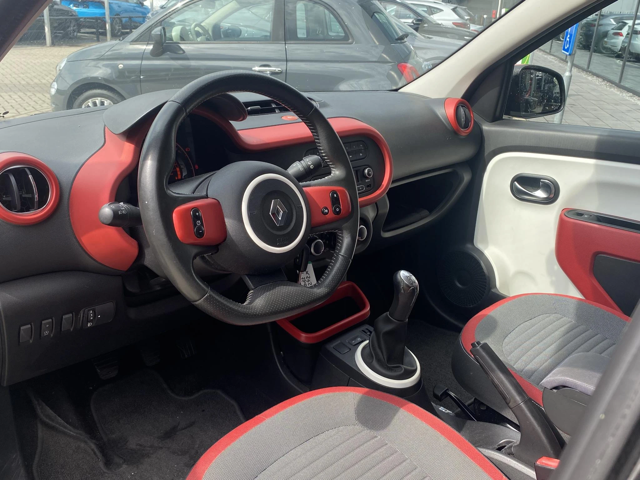 Renault-Twingo-image-3