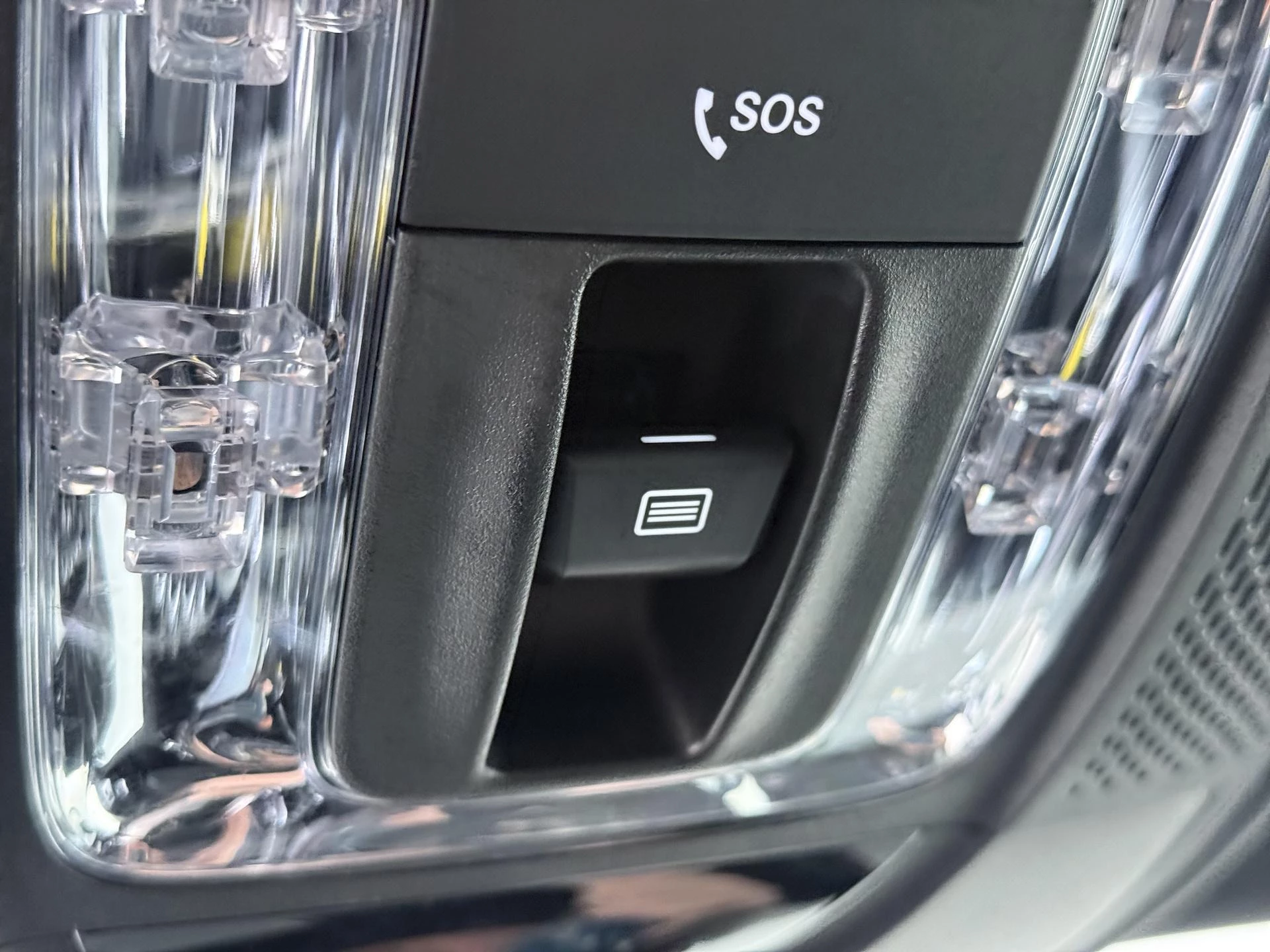 Mercedes-Benz-GLA-image-27