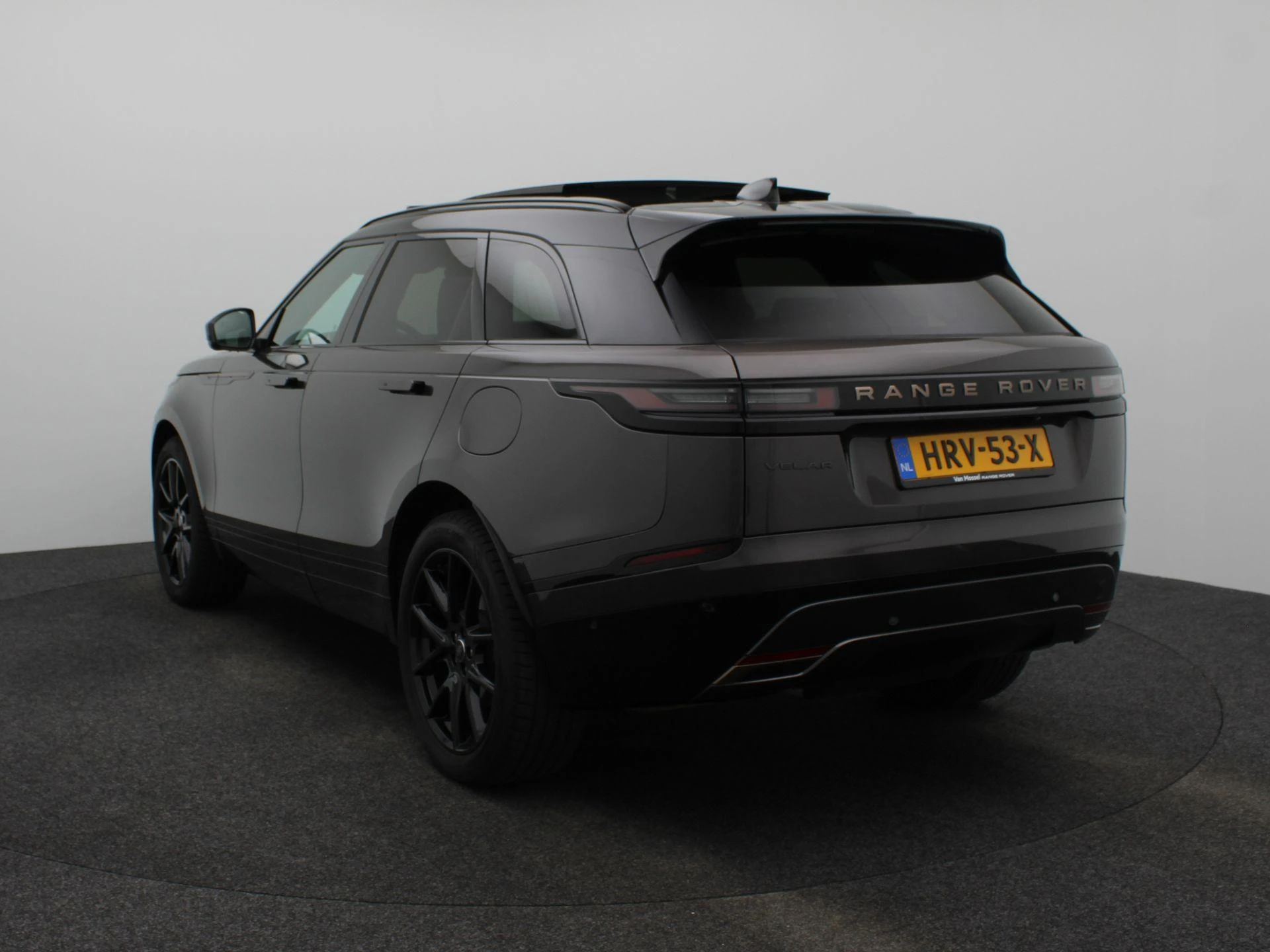 Land Rover-Range Rover Velar-image-2