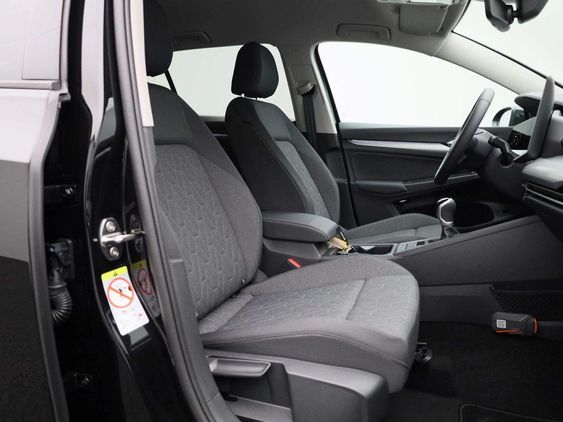 Volkswagen-Golf-image-35