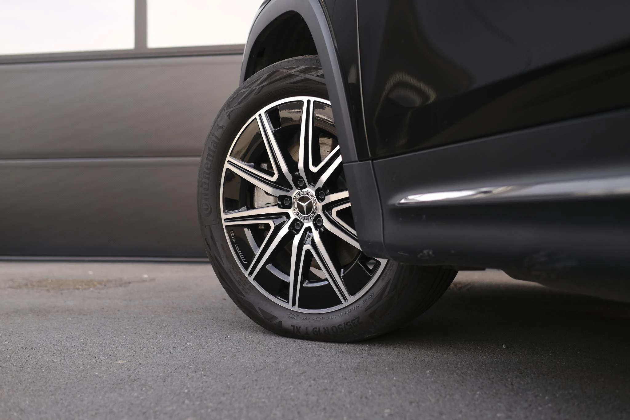 Mercedes-Benz-EQB-image-32