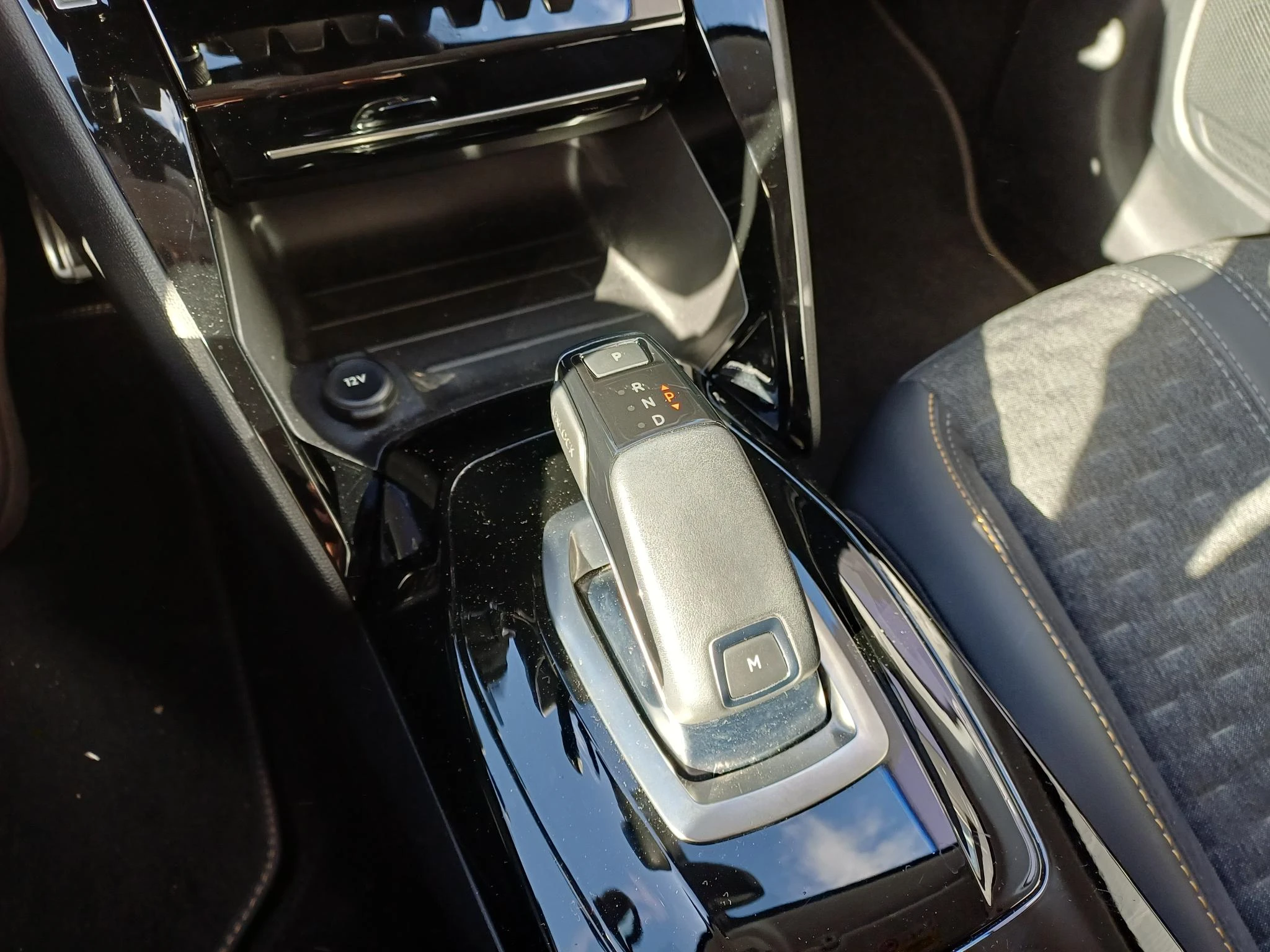 Peugeot-208-image-10