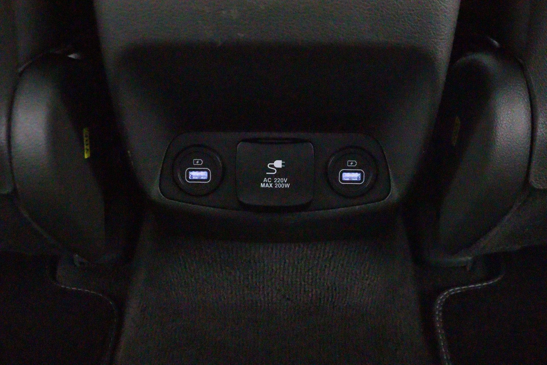 Hyundai-Santa Fe-image-78