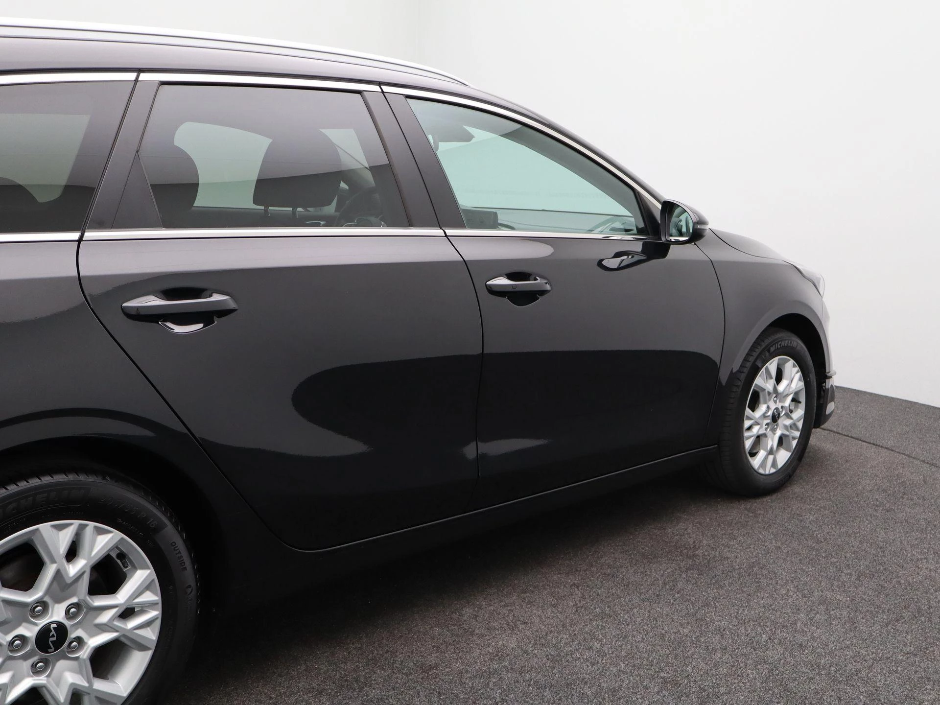 Kia-Ceed Sportswagon-image-40