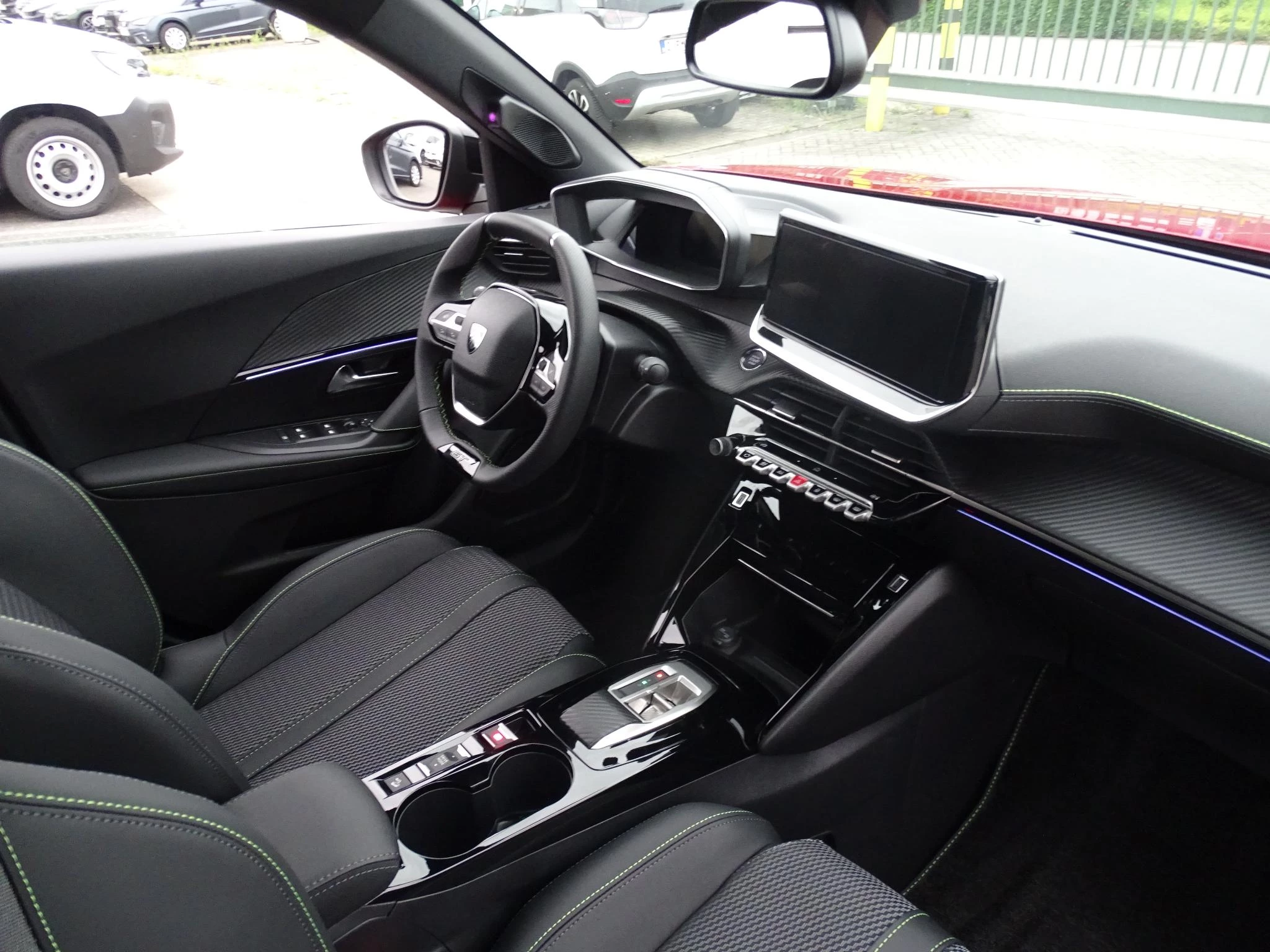 Peugeot 2008 1.2 HYBRID 145 e-DSC6 GT