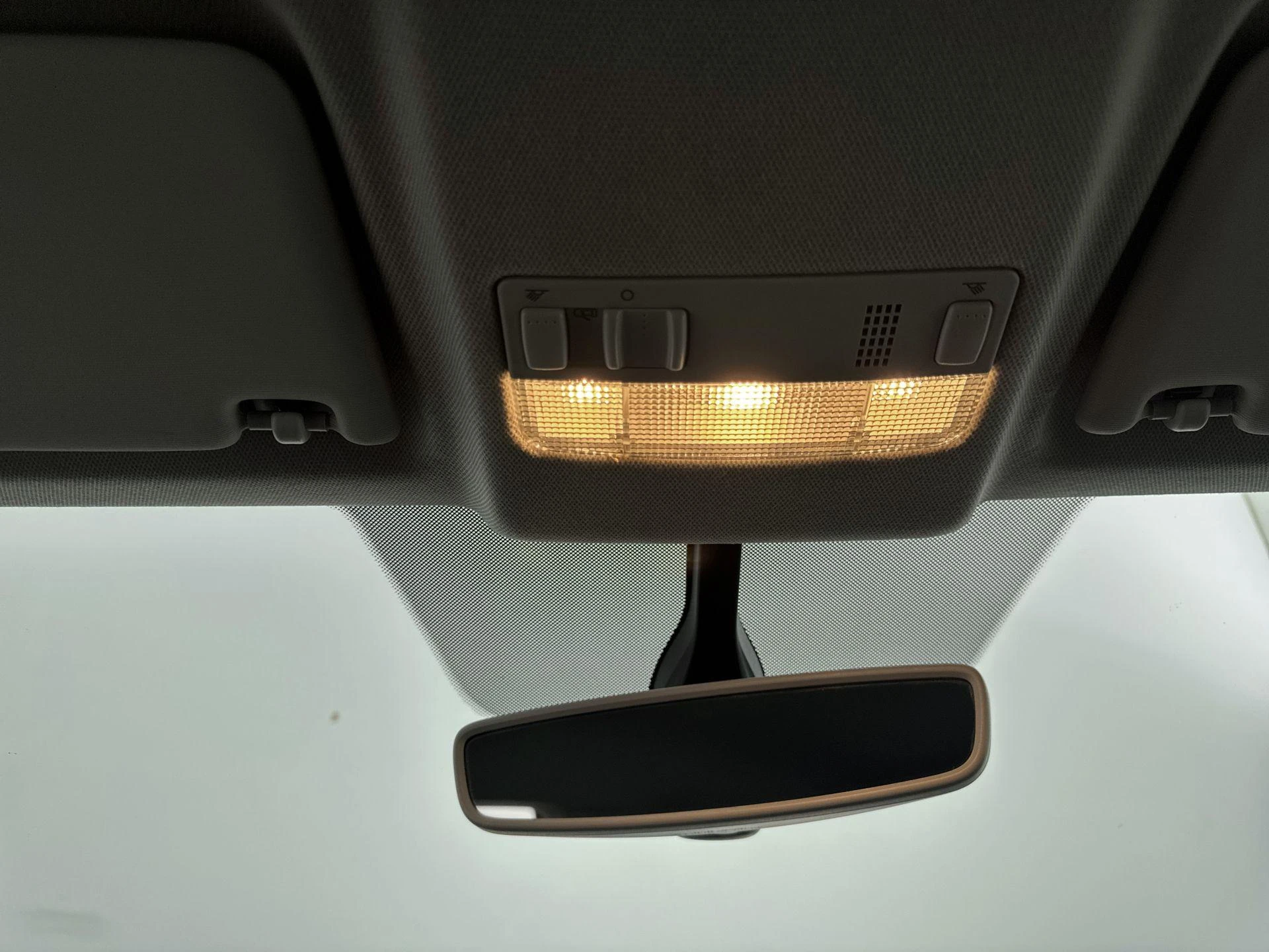 SEAT-Arona-image-19