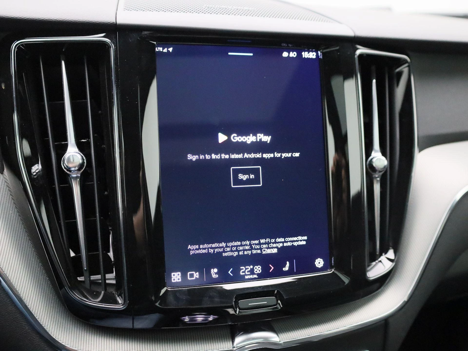 Volvo XC60 2.0 T6 Plug-in hybrid AWD Plus Dark