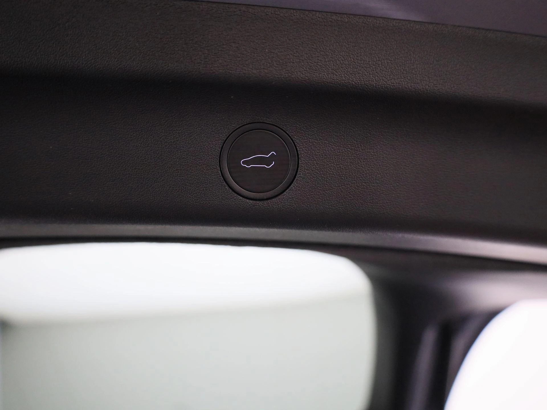 Tesla-Model Y-image-11
