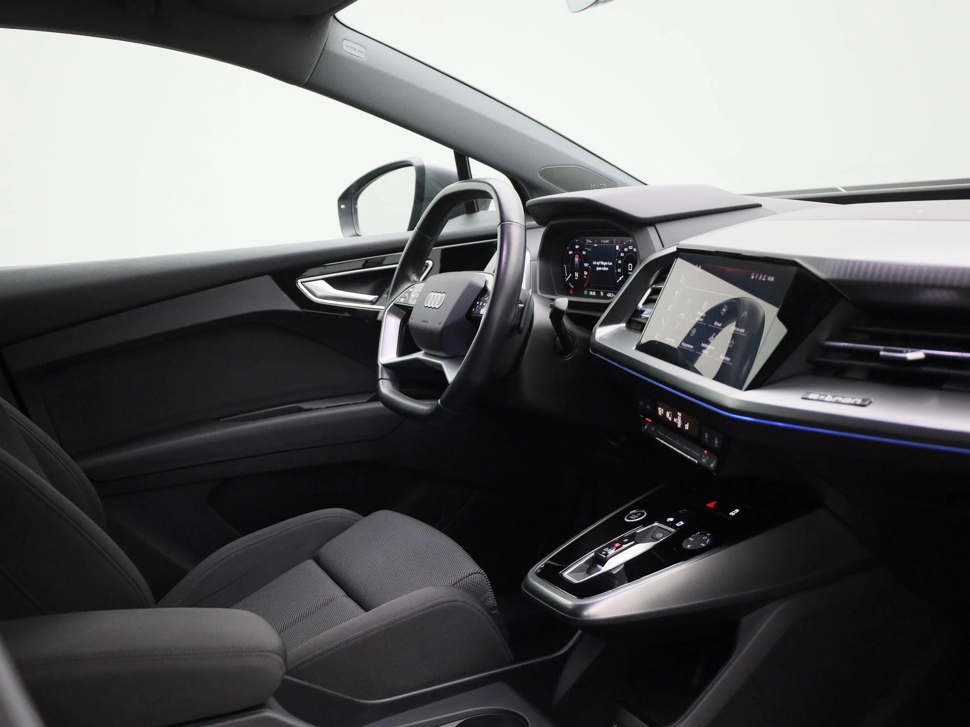 Audi-Q4 e-tron-image-36