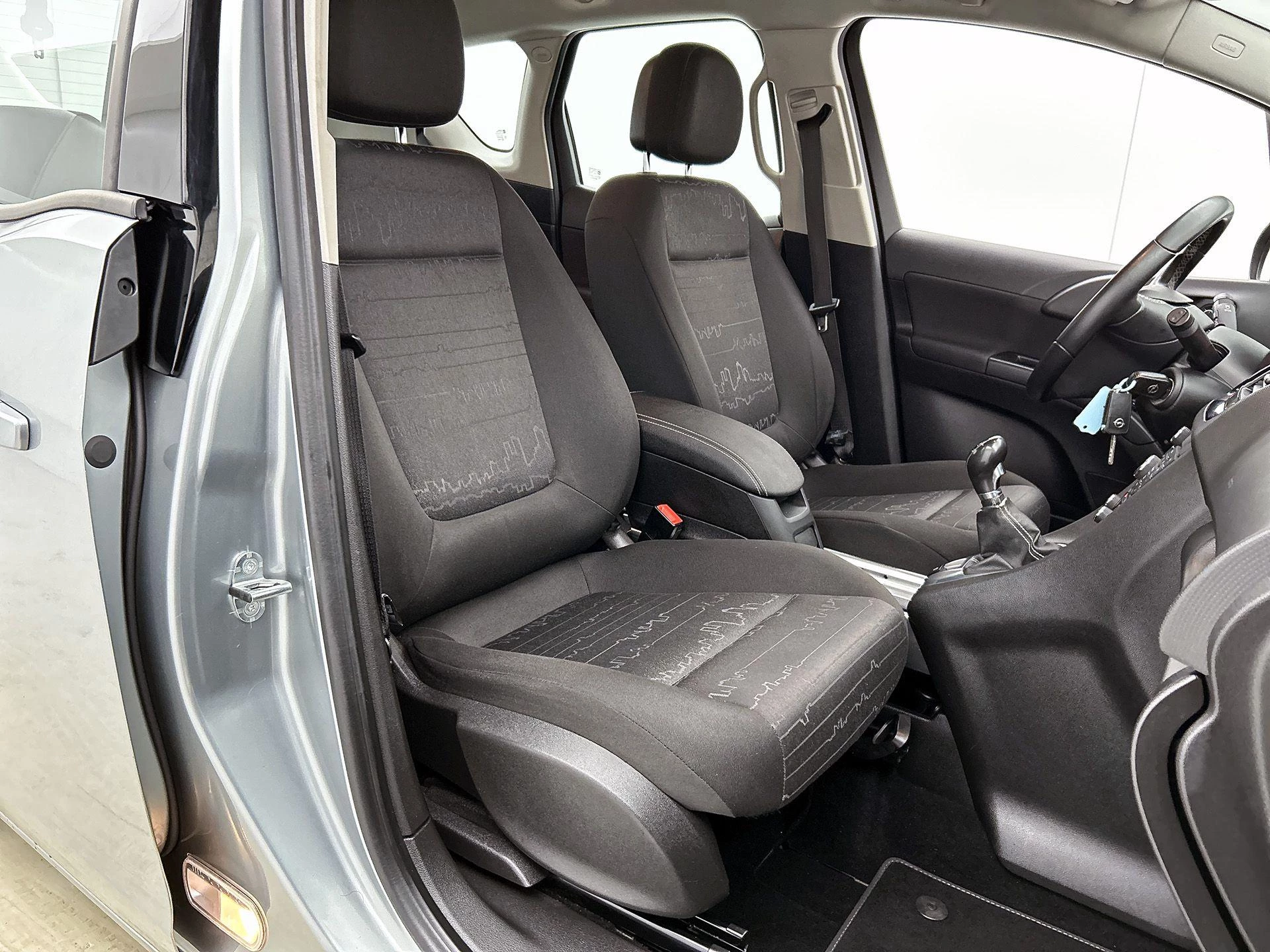 Opel-Meriva-image-29